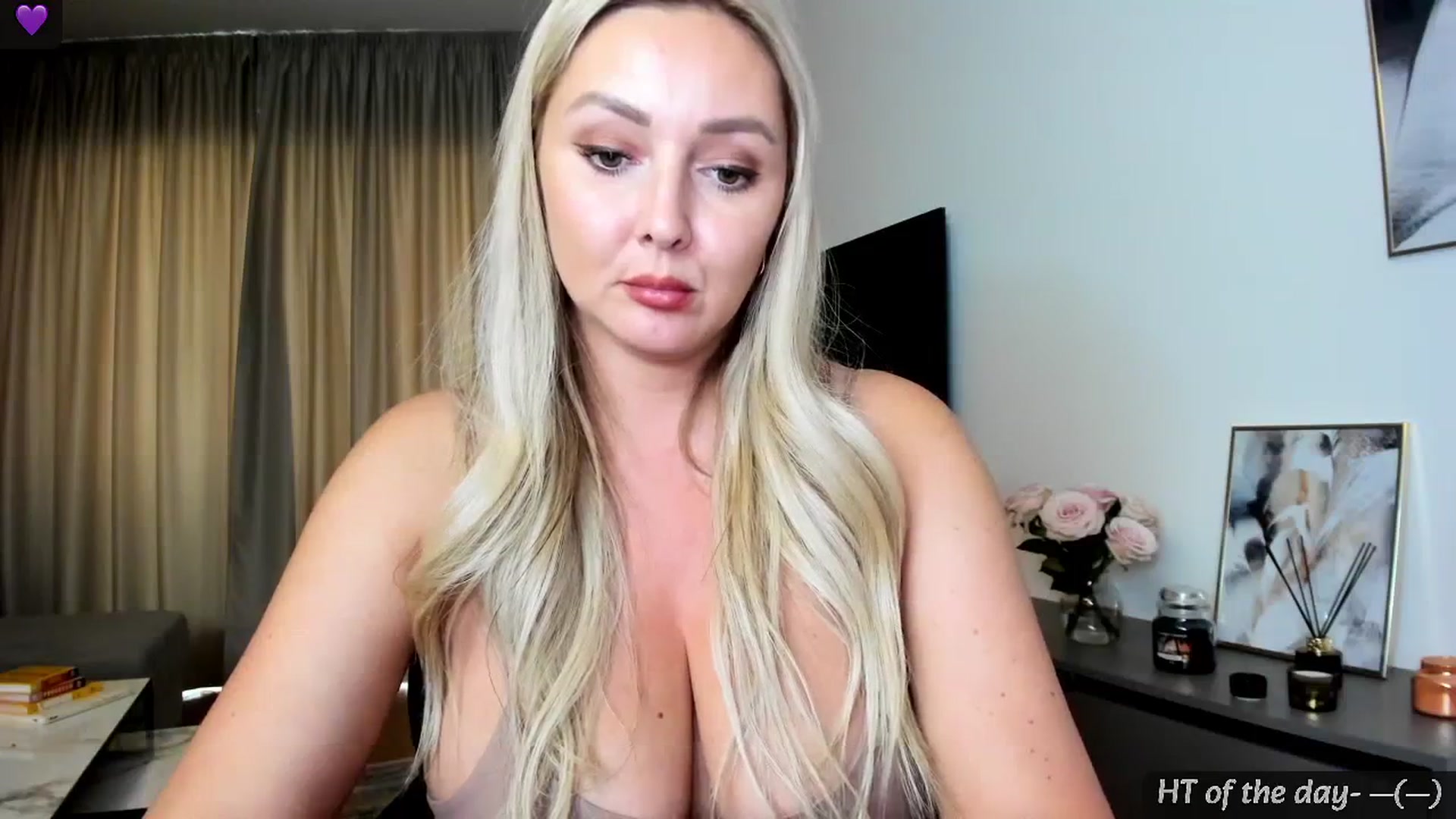 Gallery image thumbnail from Mi_Ha's myfreecams stream on, 07/19/2024, 15:52 image 15 of 20
