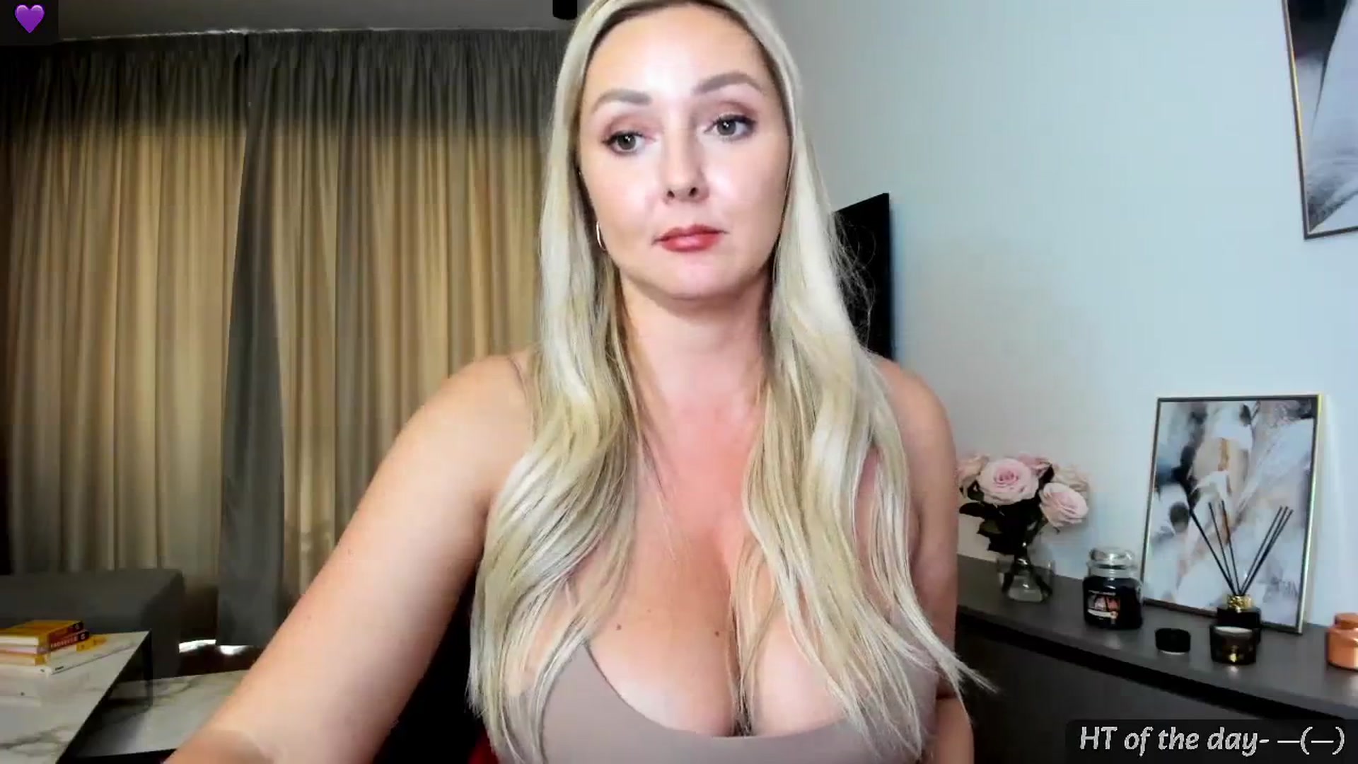 Gallery image thumbnail from Mi_Ha's myfreecams stream on, 07/19/2024, 15:52 image 12 of 20