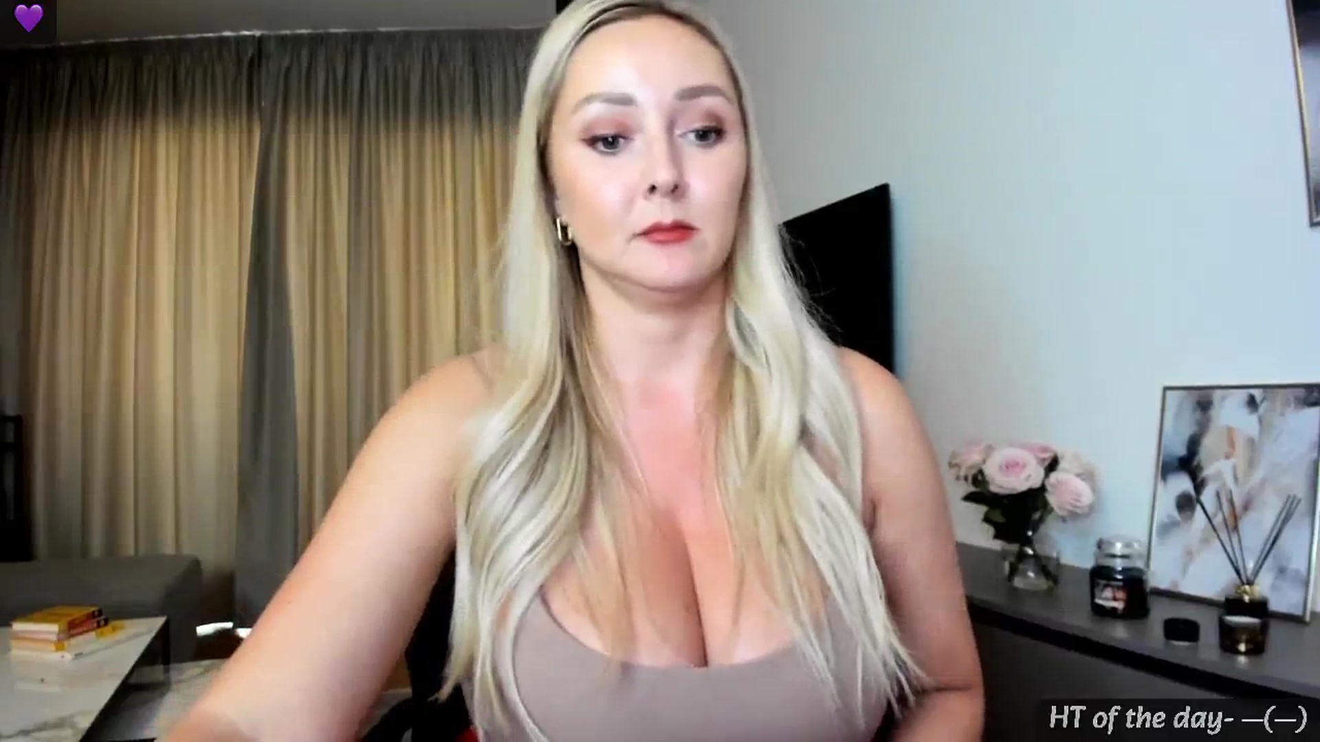 Gallery image thumbnail from Mi_Ha's myfreecams stream on, 07/19/2024, 15:52 image 3 of 20