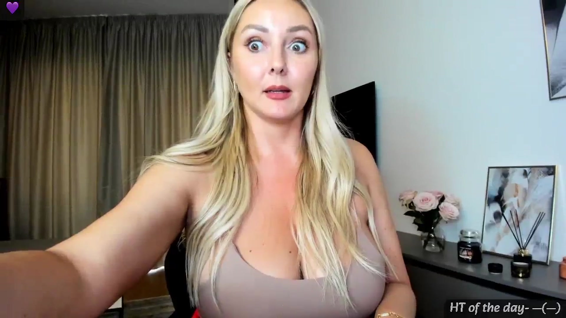 Gallery image thumbnail from Mi_Ha's myfreecams stream on, 07/19/2024, 17:36 image 8 of 20