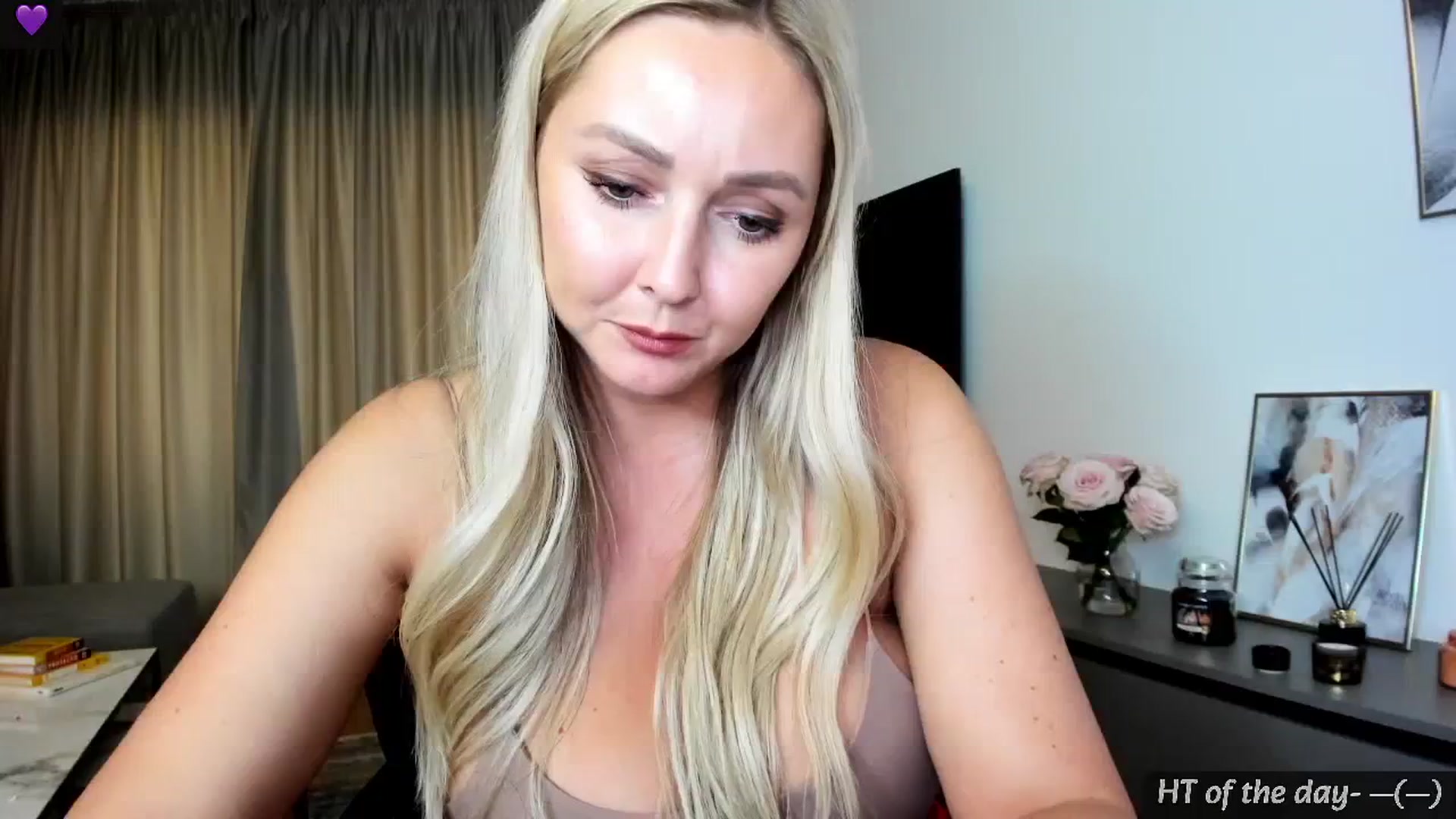 Gallery image thumbnail from Mi_Ha's myfreecams stream on, 07/19/2024, 17:36 image 1 of 20