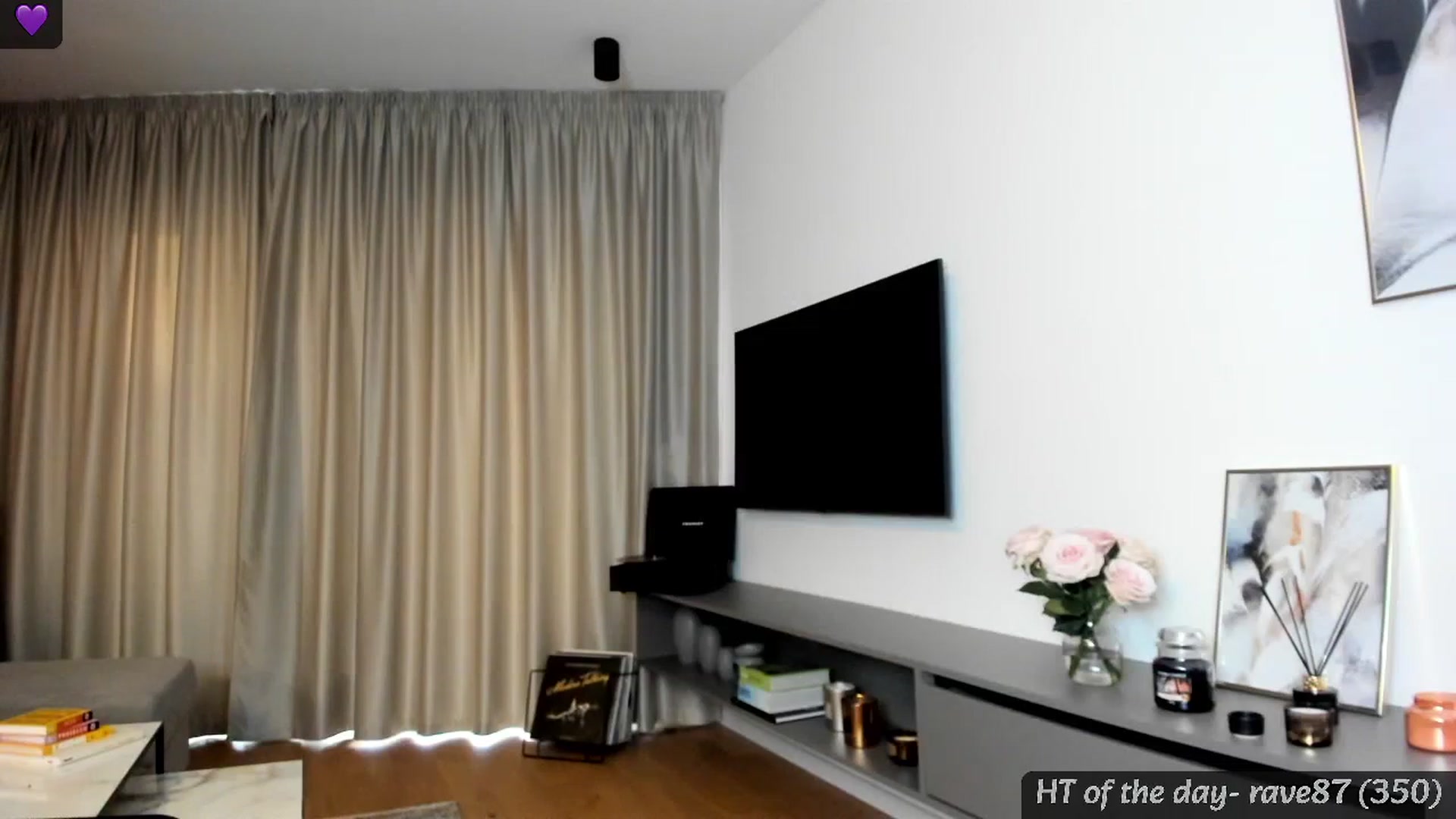 Gallery image thumbnail from Mi_Ha's myfreecams stream on, 07/19/2024, 17:36 image 12 of 20
