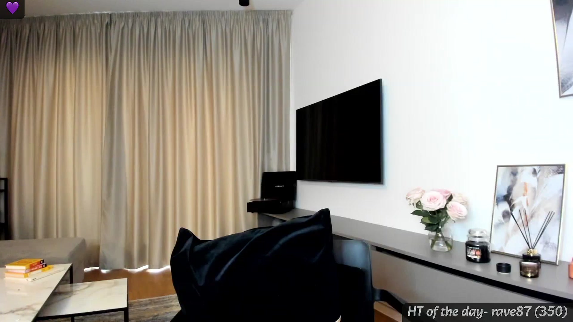 Gallery image thumbnail from Mi_Ha's myfreecams stream on, 07/19/2024, 17:36 image 10 of 20