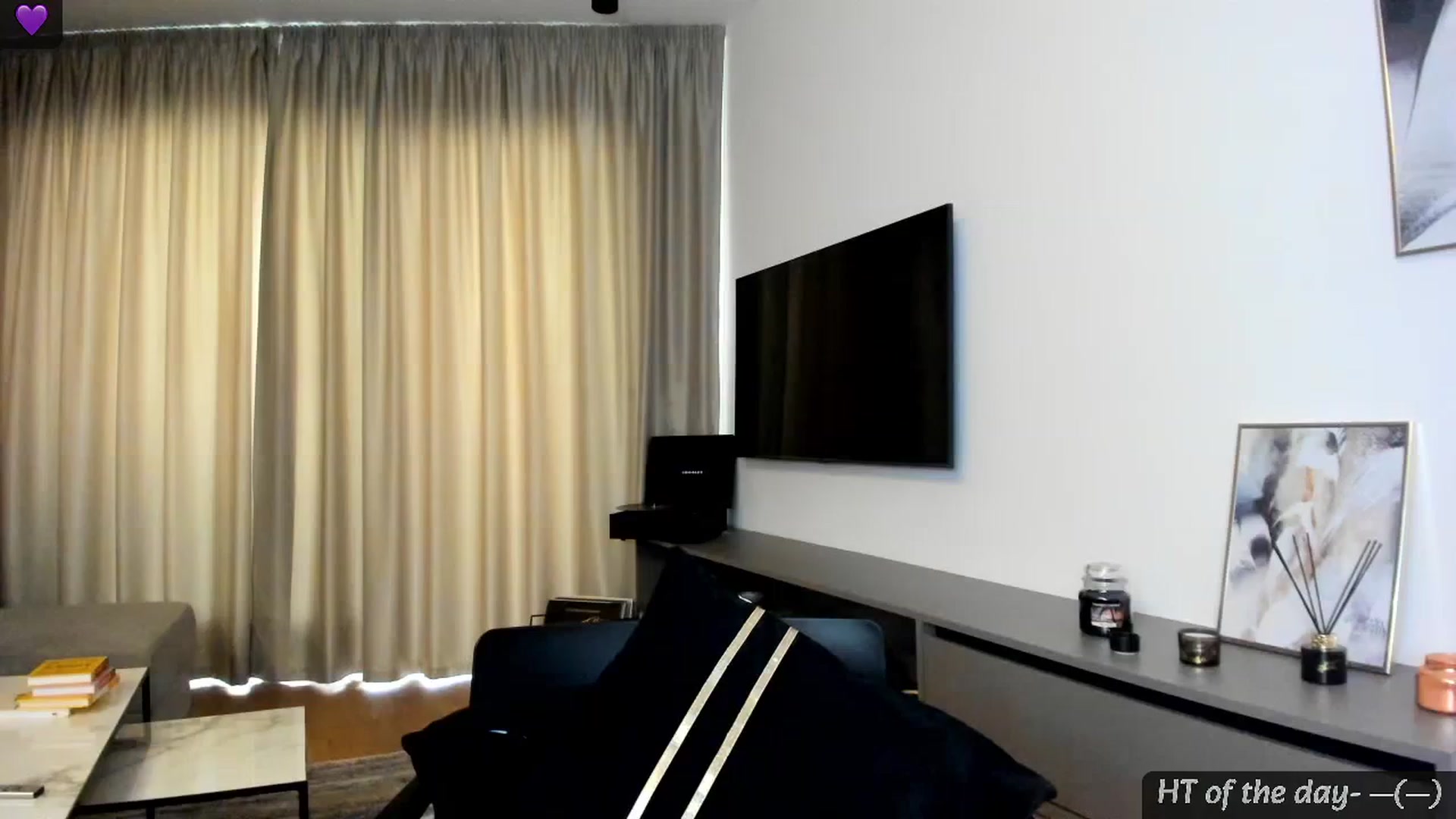 Gallery image thumbnail from Mi_Ha's myfreecams stream on, 08/01/2024, 15:28 image 7 of 20