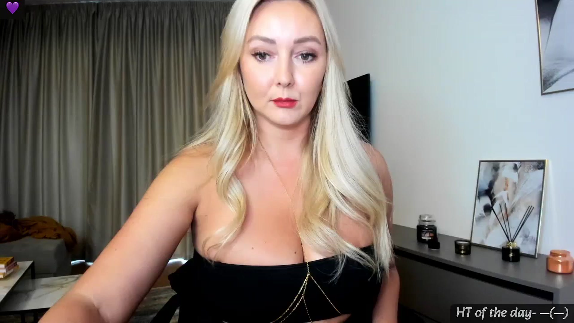 Gallery image thumbnail from Mi_Ha's myfreecams stream on, 08/03/2024, 15:22 image 1 of 20