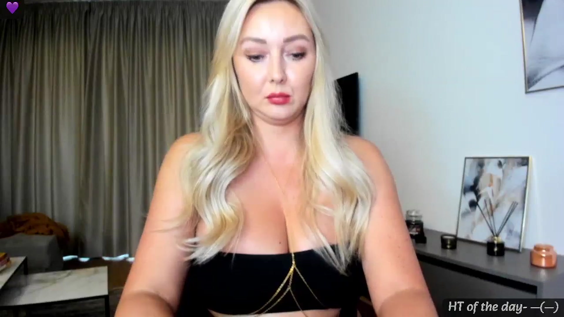 Gallery image thumbnail from Mi_Ha's myfreecams stream on, 08/03/2024, 15:22 image 3 of 20