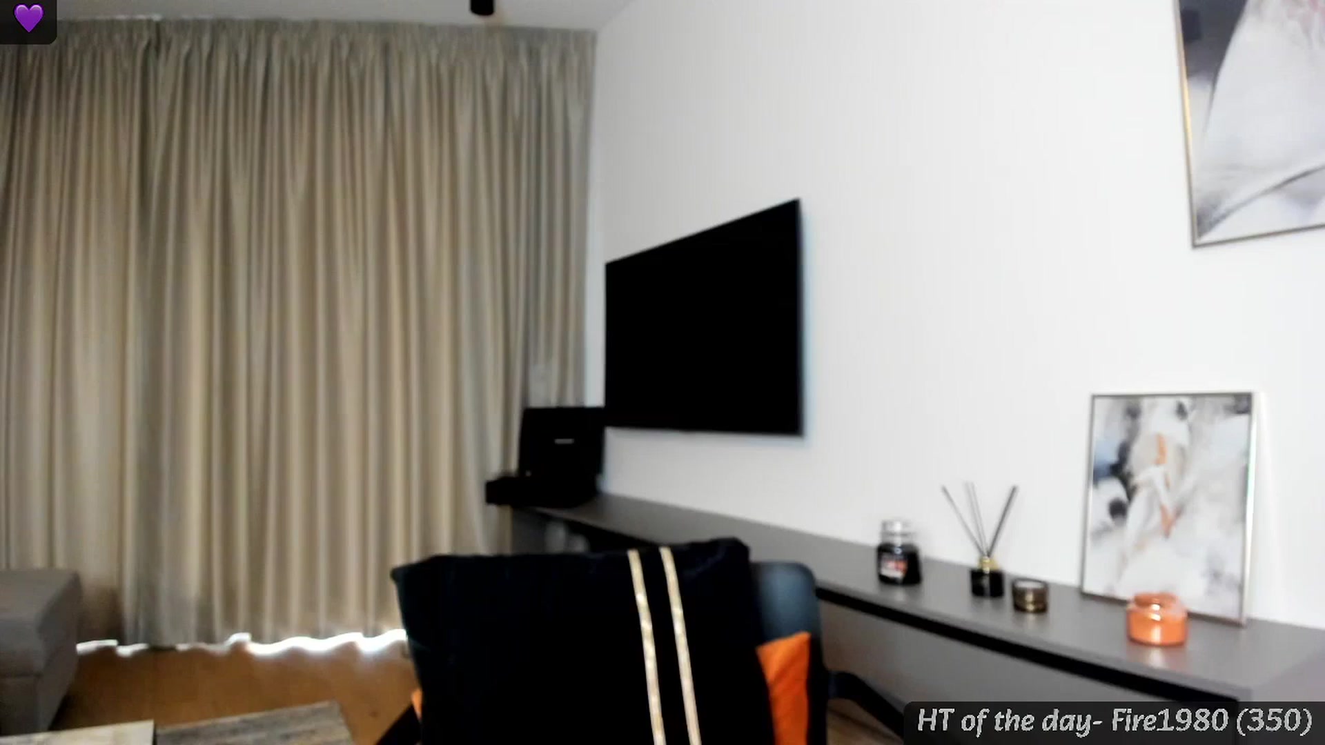 Gallery image thumbnail from Mi_Ha's myfreecams stream on, 08/08/2024, 16:08 image 13 of 20