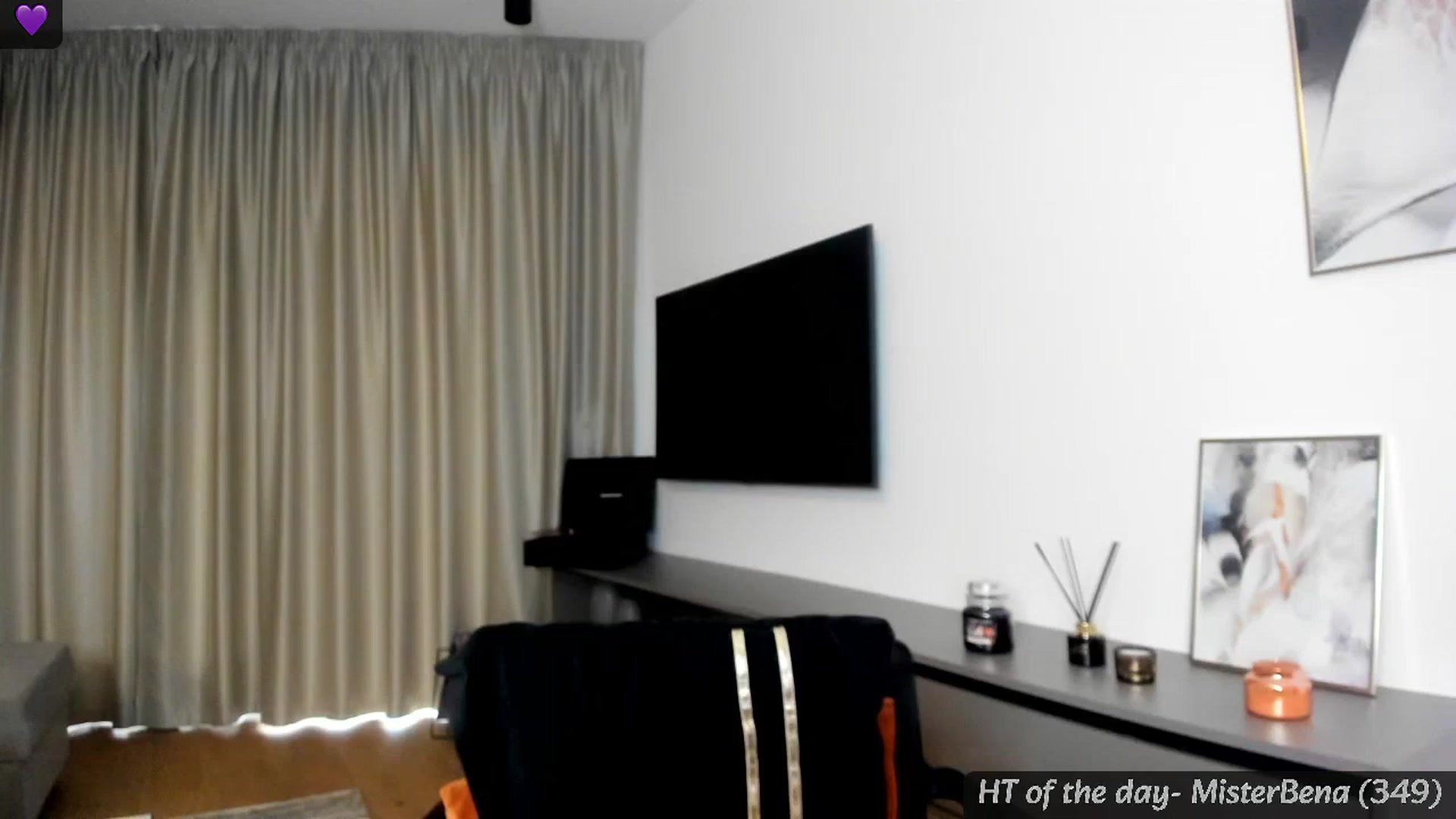 Gallery image thumbnail from Mi_Ha's myfreecams stream on, 08/08/2024, 16:08 image 10 of 20