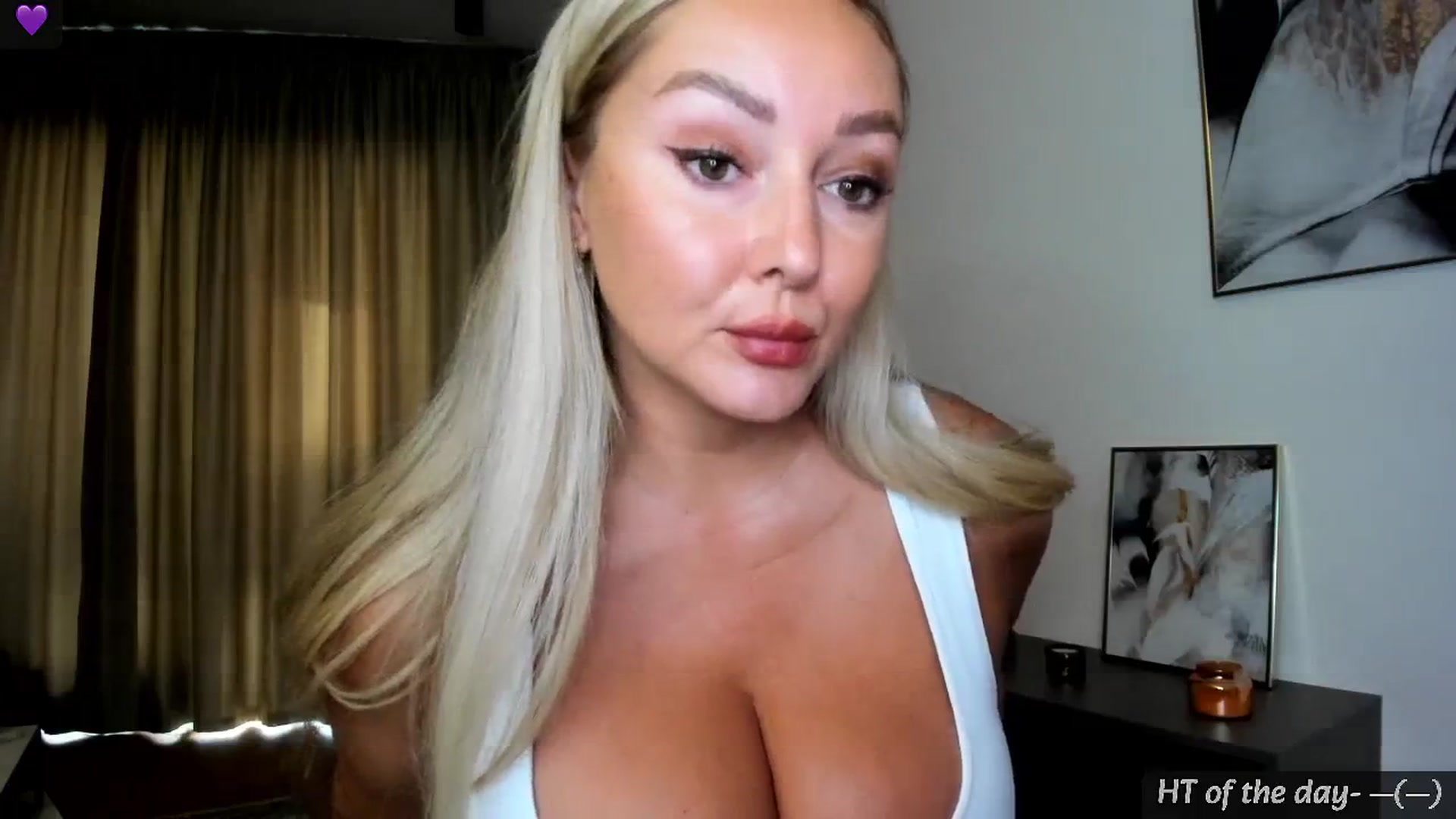 Gallery image thumbnail from Mi_Ha's myfreecams stream on, 08/20/2024, 15:46 image 4 of 20