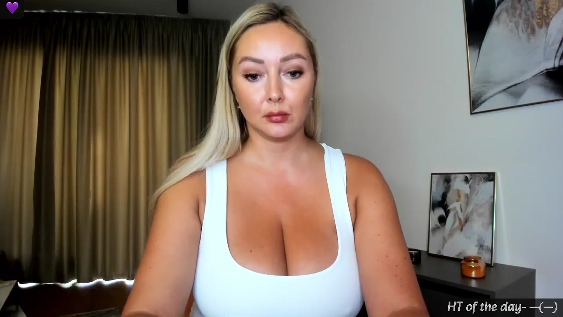 Gallery image thumbnail from Mi_Ha's myfreecams stream on, 08/20/2024, 15:46 image 3 of 20