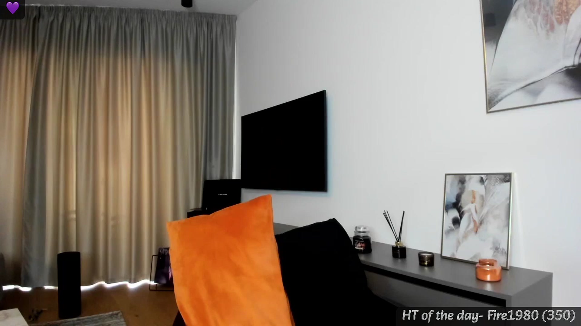 Gallery image thumbnail from Mi_Ha's myfreecams stream on, 08/22/2024, 16:21 image 6 of 20