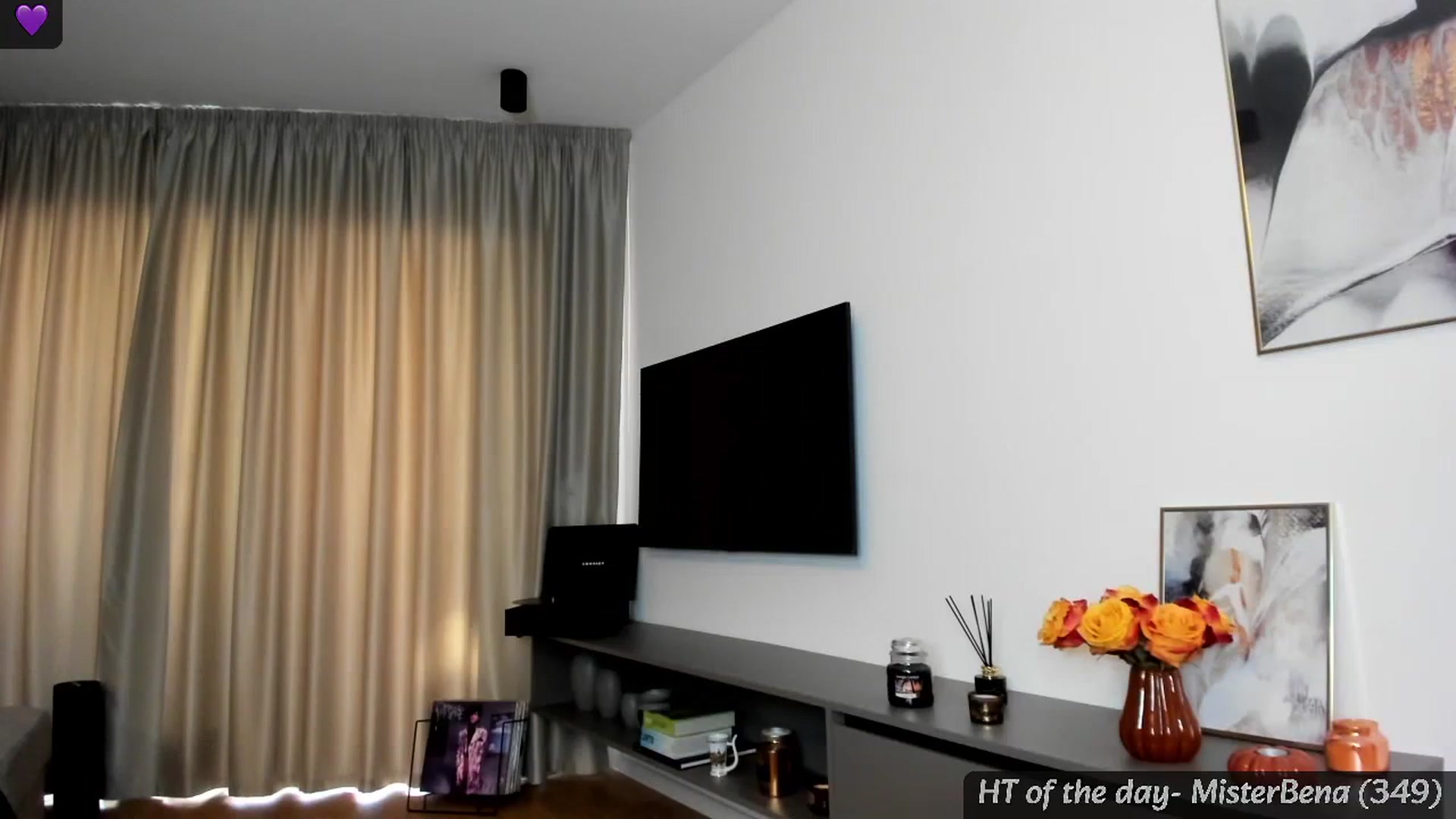 Gallery image thumbnail from Mi_Ha's myfreecams stream on, 08/29/2024, 15:57 image 10 of 20