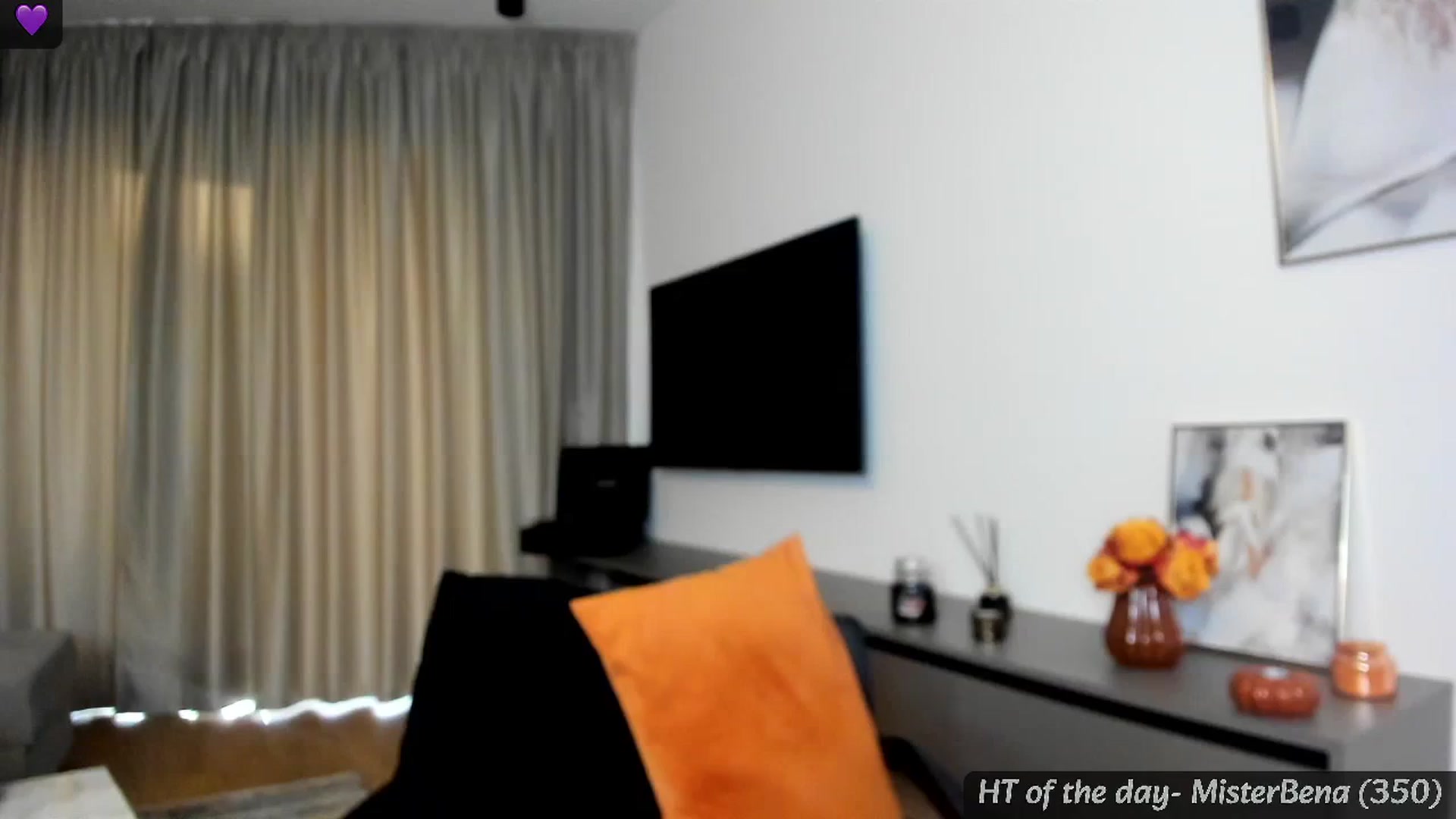 Gallery image thumbnail from Mi_Ha's myfreecams stream on, 08/31/2024, 16:30 image 6 of 20