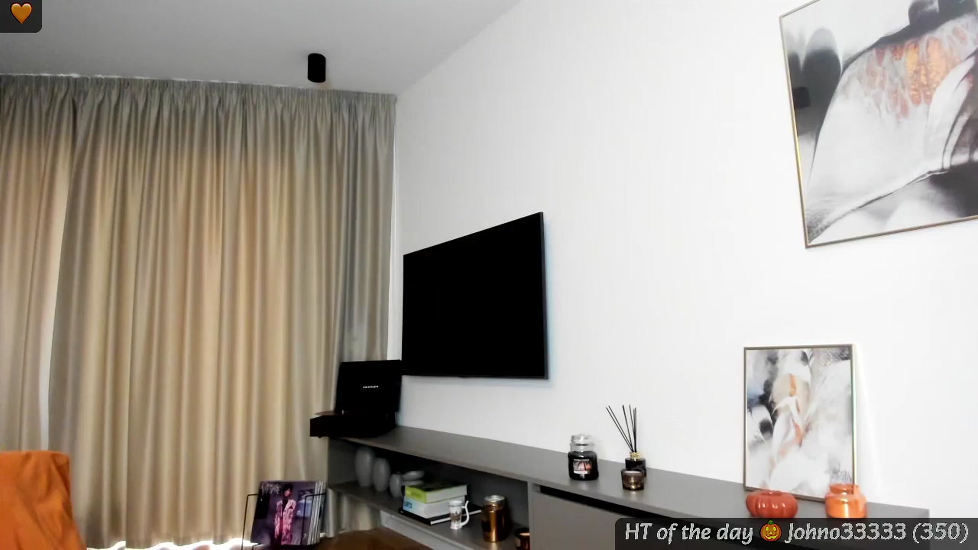 Gallery image thumbnail from Mi_Ha's myfreecams stream on, 09/02/2024, 17:01 image 7 of 20