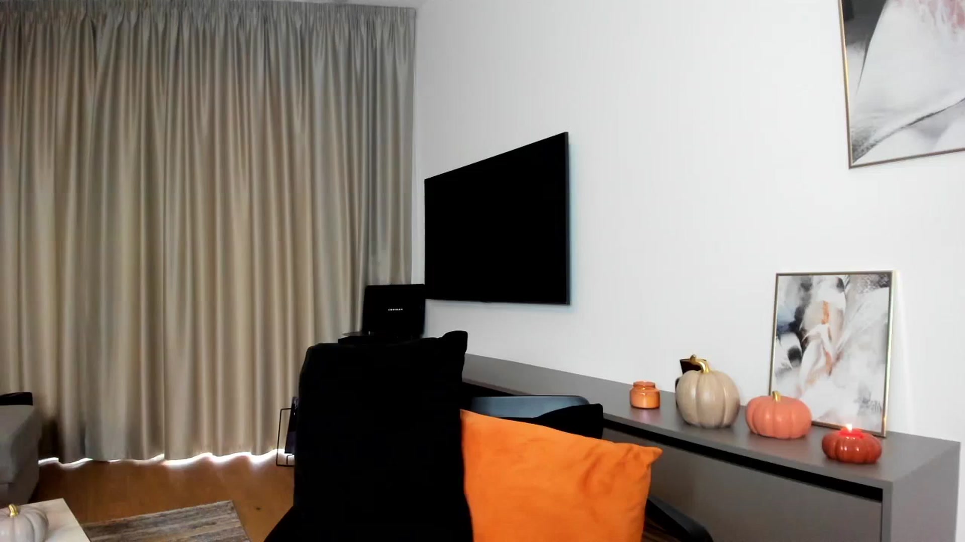 Gallery image thumbnail from Mi_Ha's myfreecams stream on, 09/09/2024, 13:32 image 12 of 20