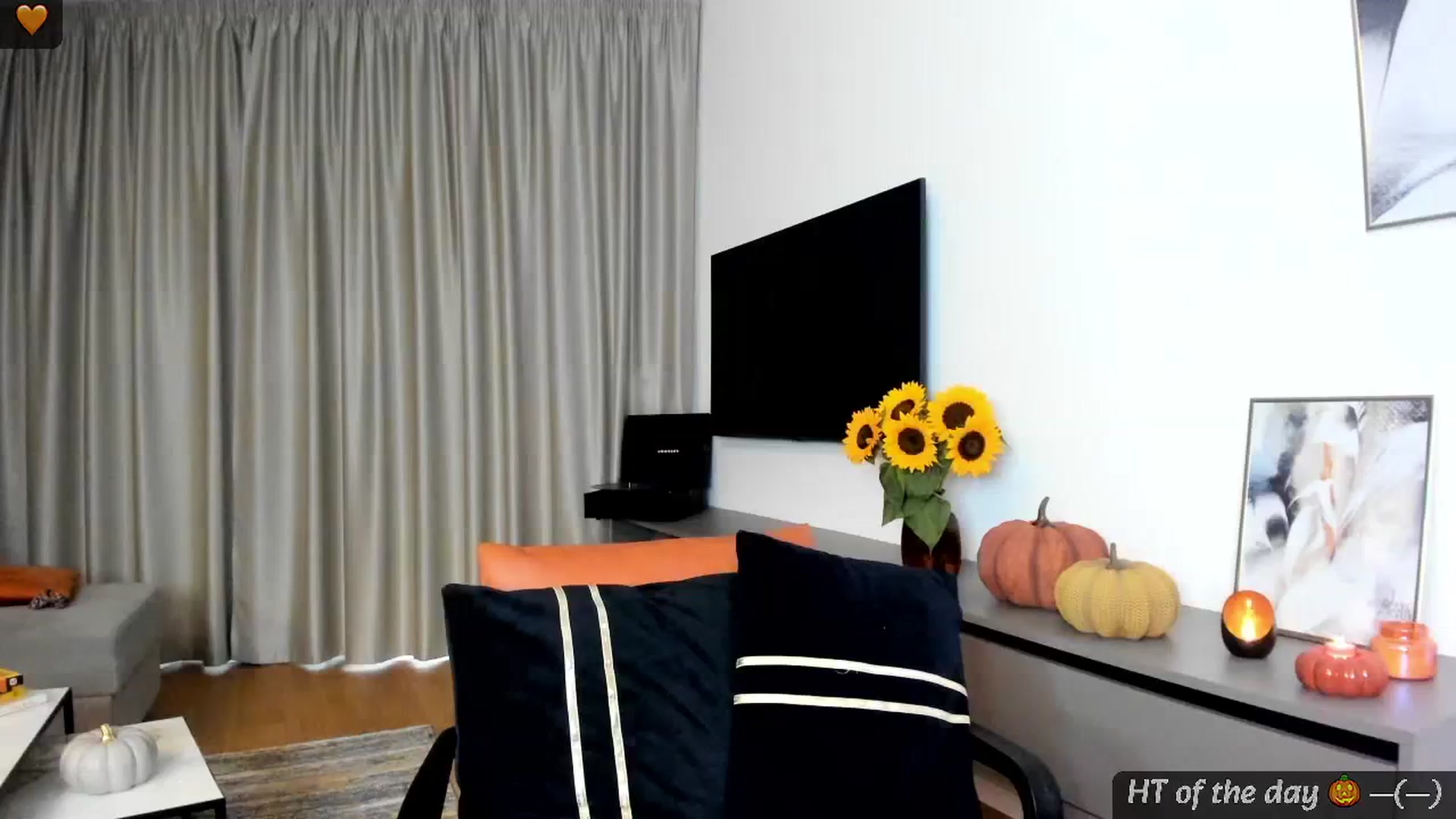 Gallery image thumbnail from Mi_Ha's myfreecams stream on, 09/14/2024, 17:17 image 1 of 20
