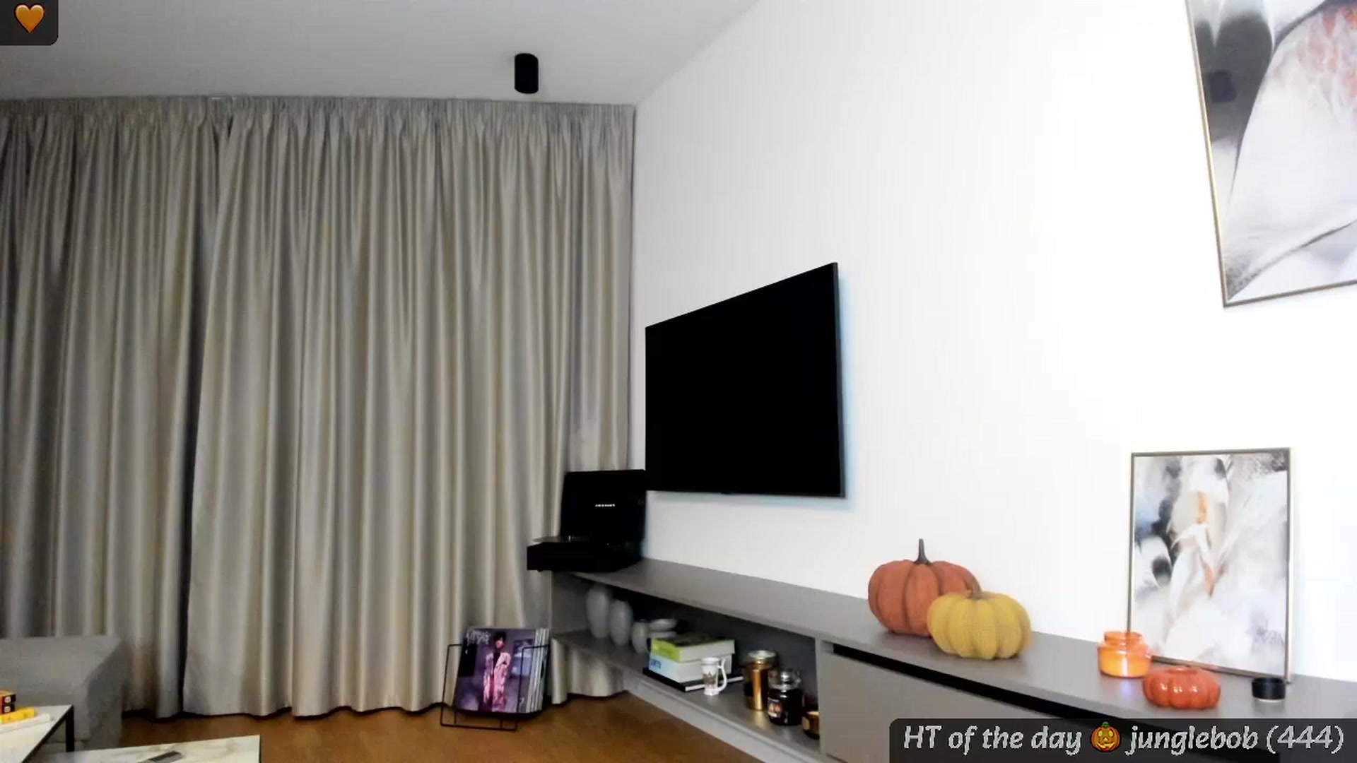 Gallery image thumbnail from Mi_Ha's myfreecams stream on, 09/17/2024, 05:25 image 19 of 20