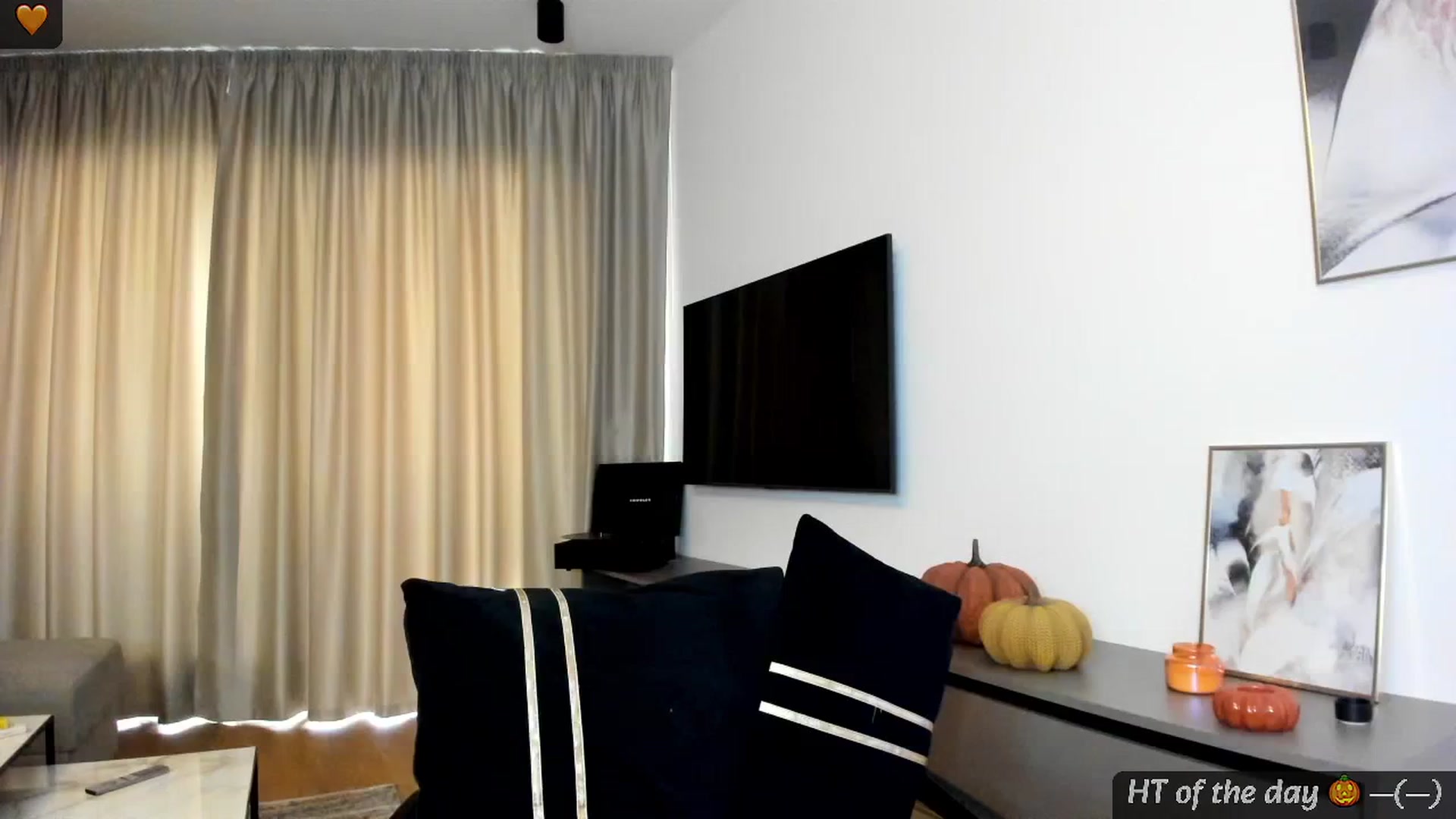 Gallery image thumbnail from Mi_Ha's myfreecams stream on, 09/17/2024, 15:11 image 6 of 20