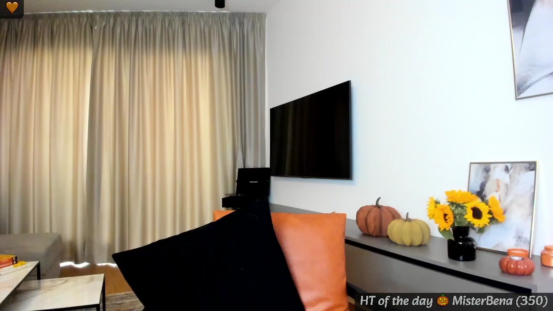 Gallery image thumbnail from Mi_Ha's myfreecams stream on, 09/20/2024, 15:43 image 6 of 20