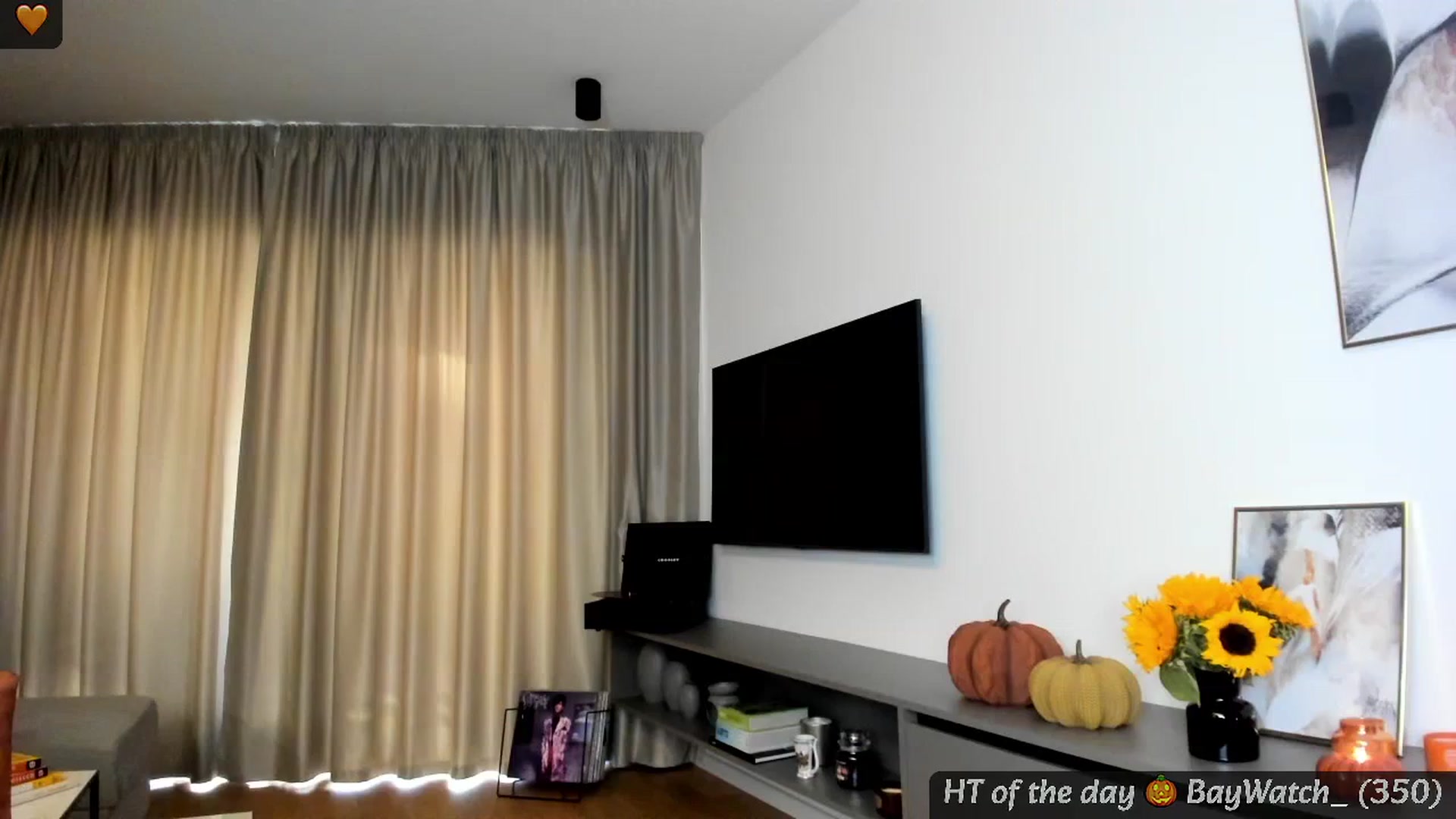 Gallery image thumbnail from Mi_Ha's myfreecams stream on, 09/22/2024, 15:47 image 5 of 20
