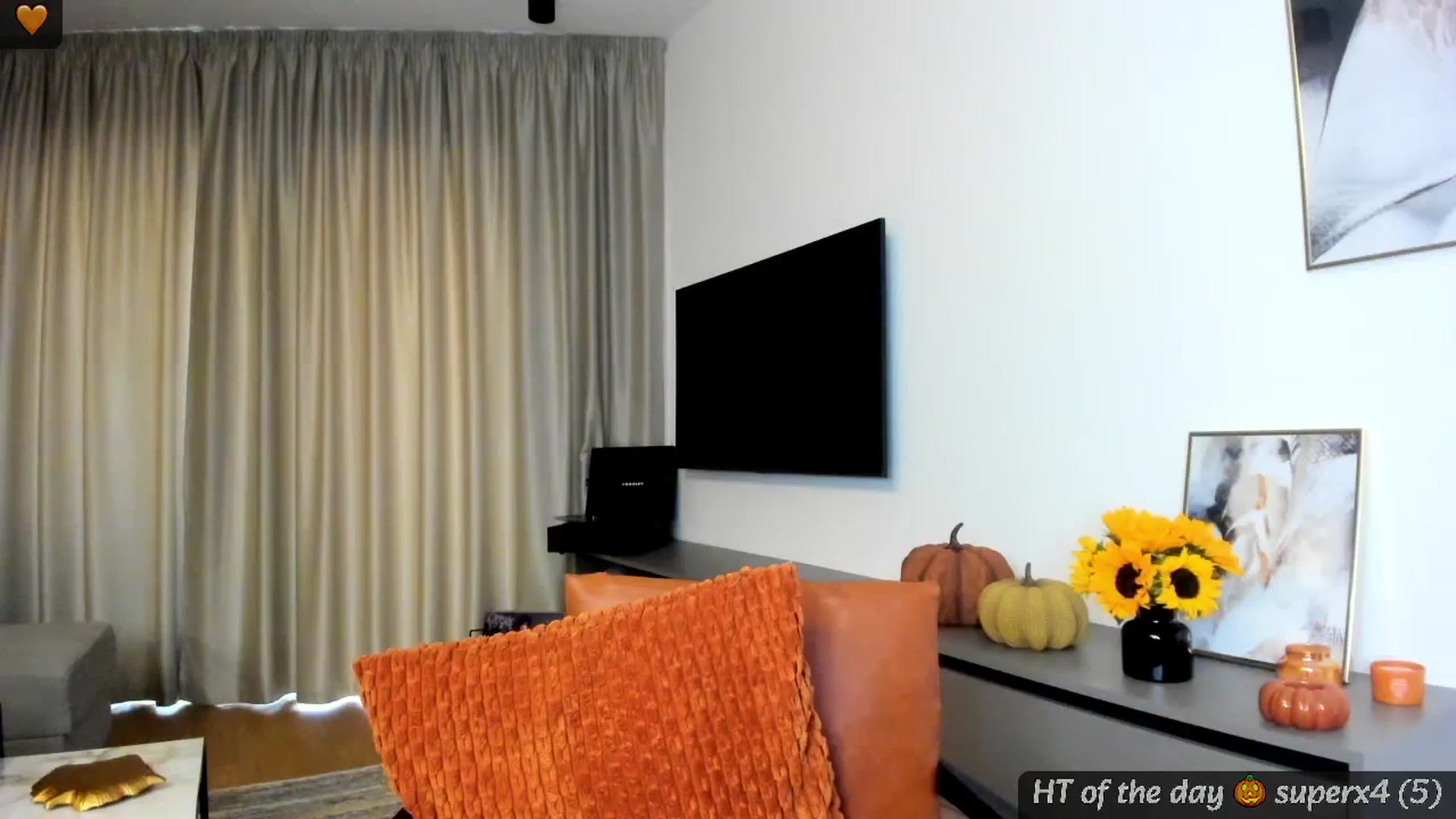 Gallery image thumbnail from Mi_Ha's myfreecams stream on, 09/23/2024, 15:42 image 16 of 20