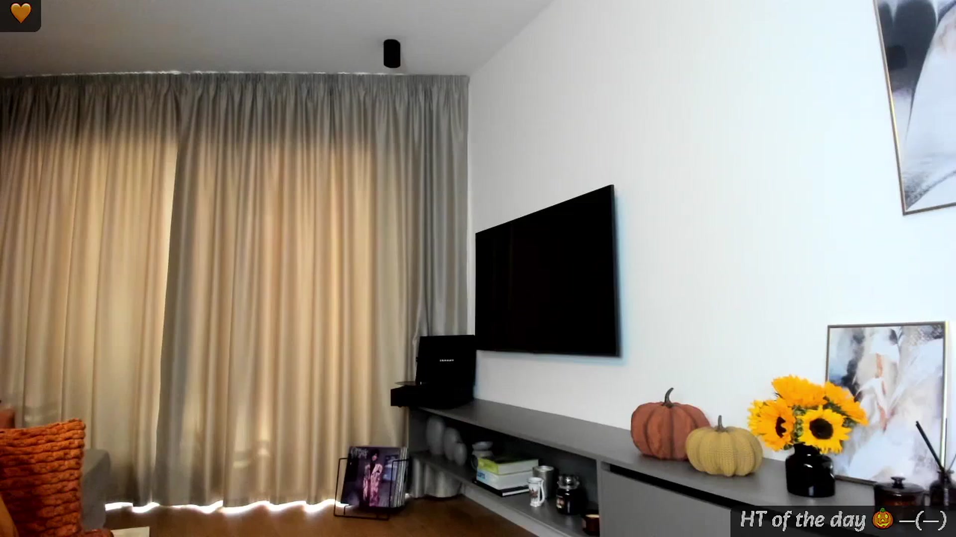 Gallery image thumbnail from Mi_Ha's myfreecams stream on, 09/24/2024, 15:17 image 6 of 20
