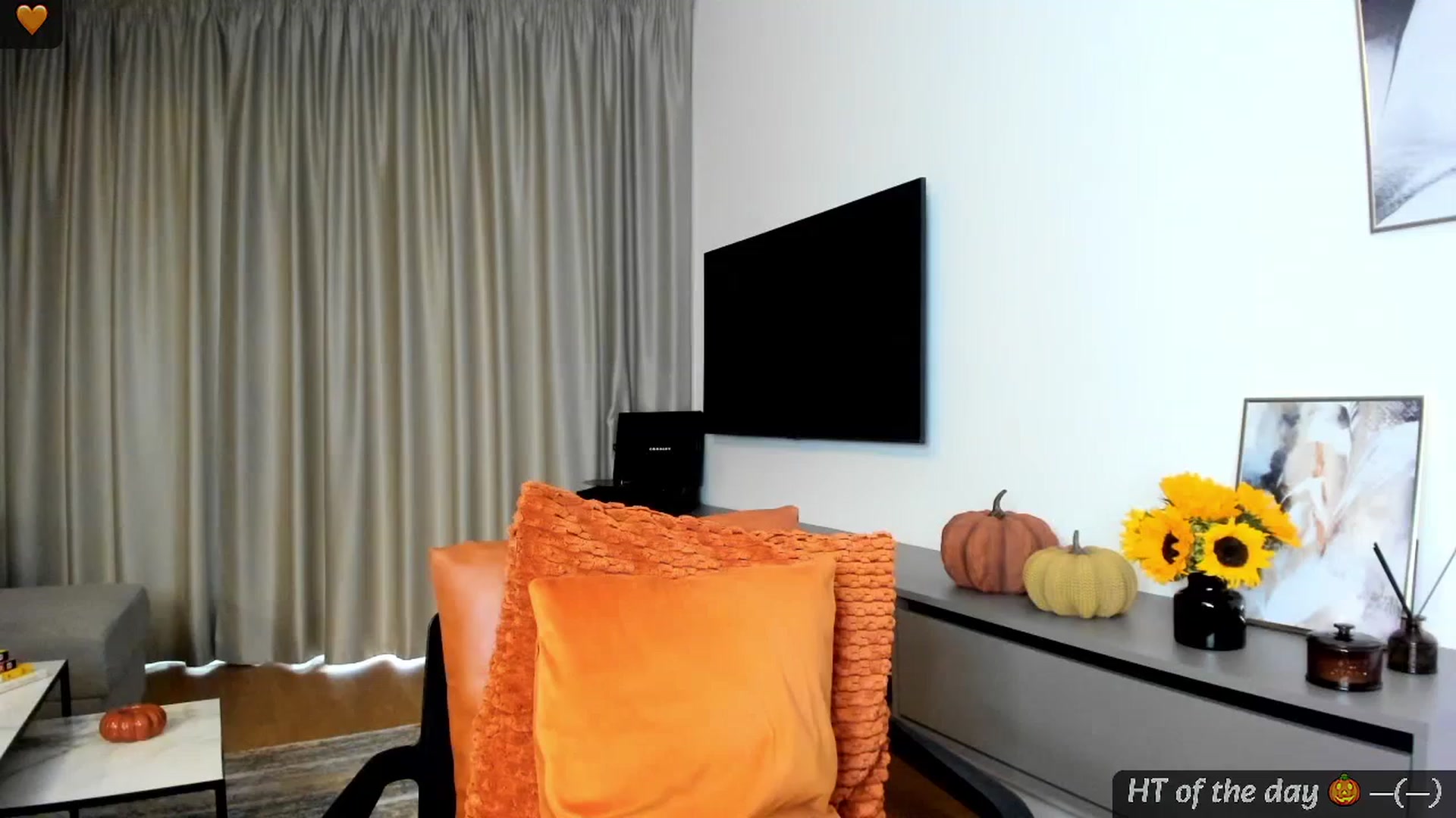 Gallery image thumbnail from Mi_Ha's myfreecams stream on, 09/24/2024, 15:17 image 13 of 20