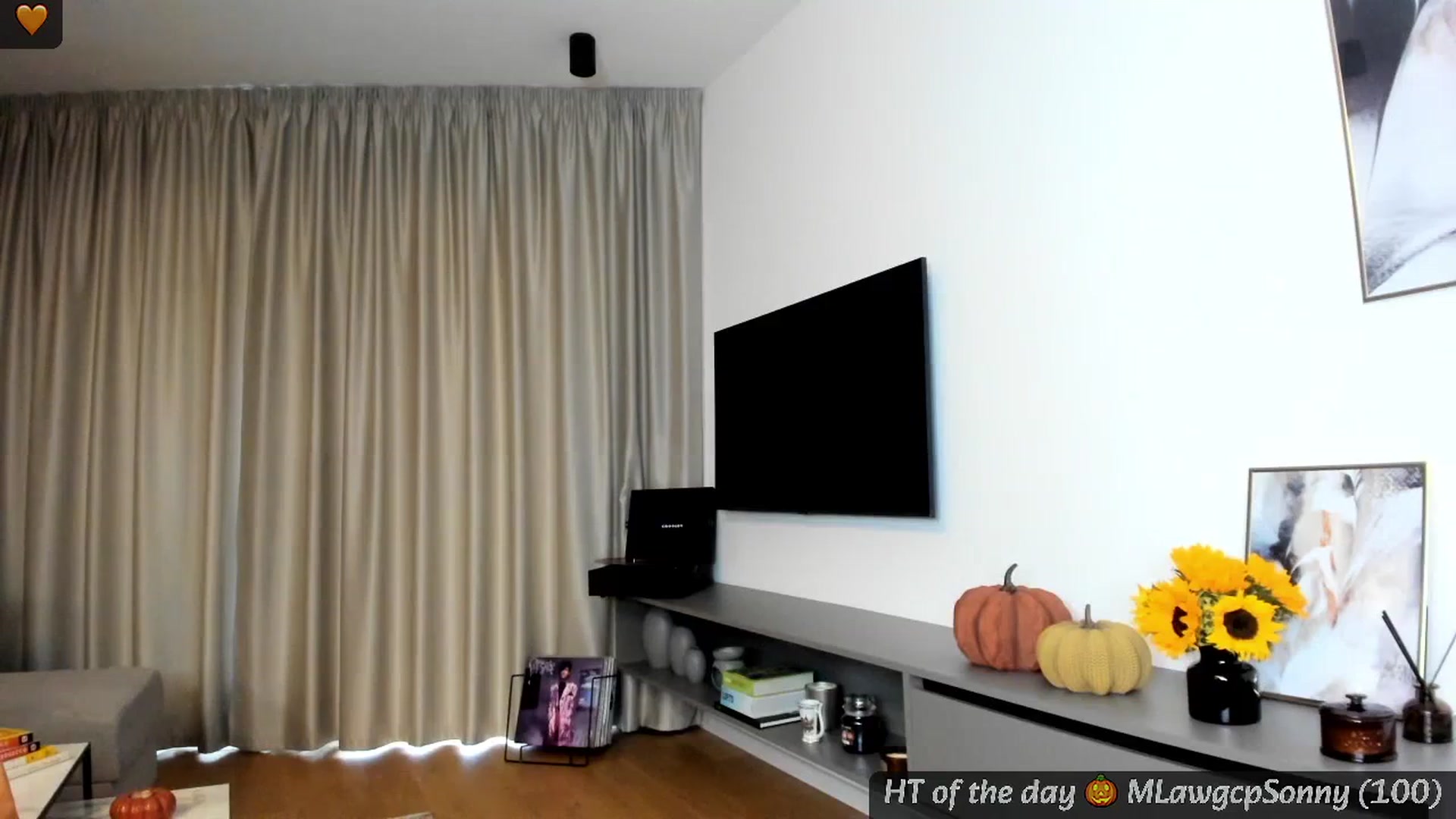 Gallery image thumbnail from Mi_Ha's myfreecams stream on, 09/25/2024, 16:11 image 13 of 20
