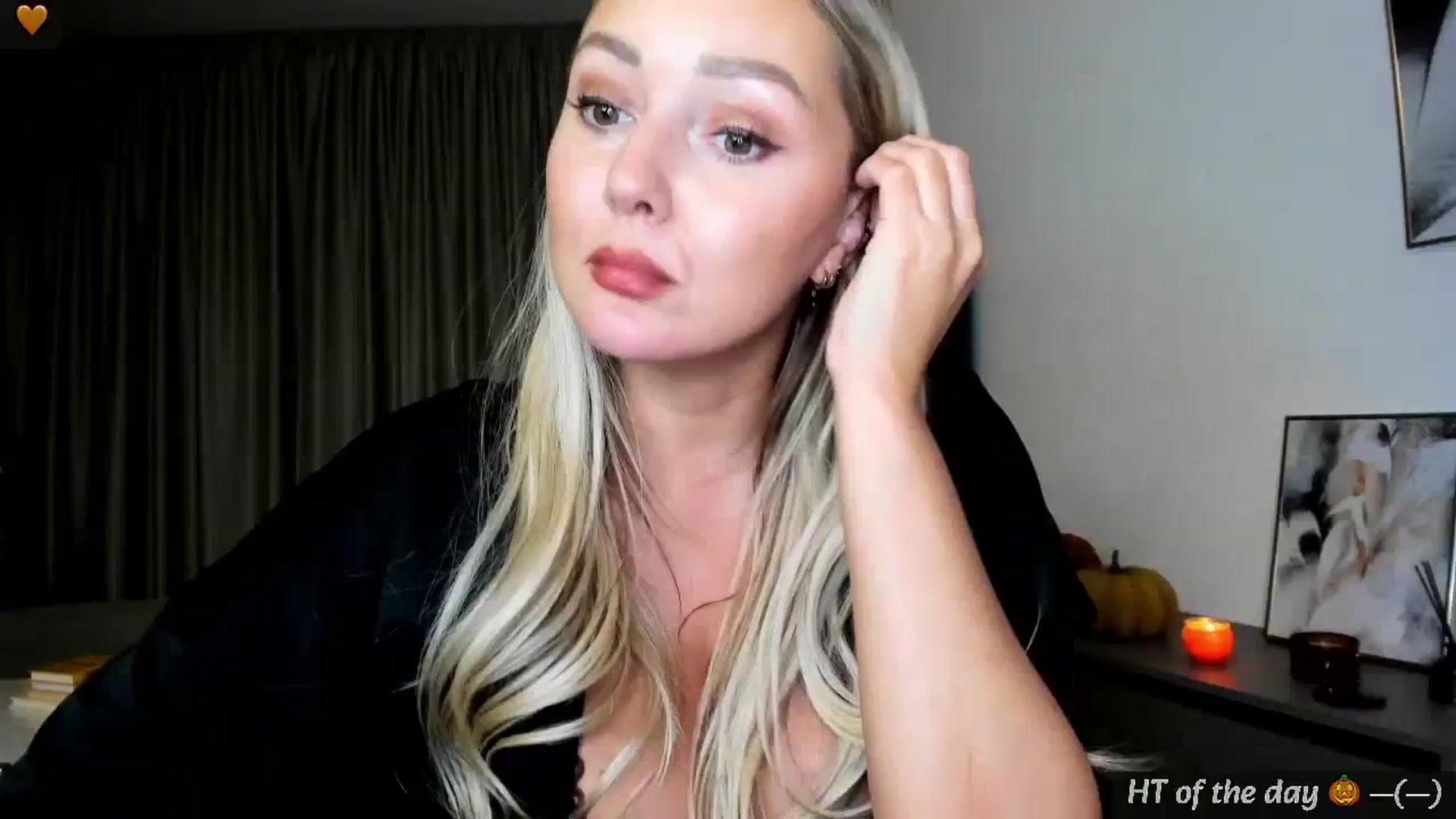 Gallery image thumbnail from Mi_Ha's myfreecams stream on, 09/30/2024, 21:34 image 4 of 20