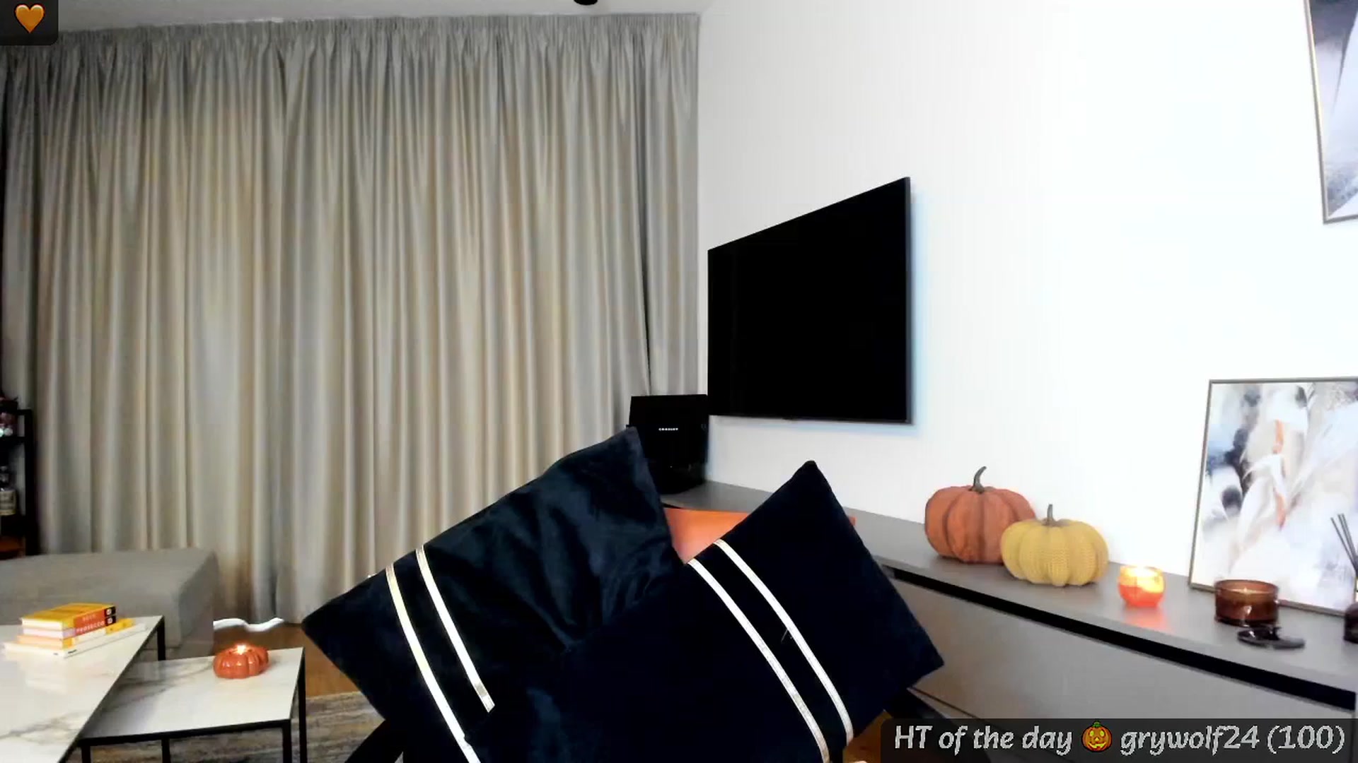 Gallery image thumbnail from Mi_Ha's myfreecams stream on, 10/01/2024, 15:55 image 6 of 20