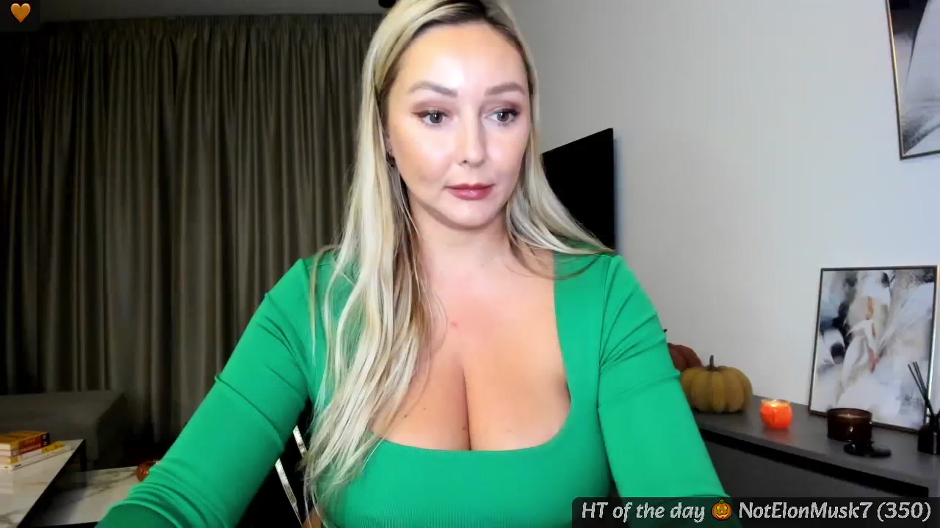 Gallery image thumbnail from Mi_Ha's myfreecams stream on, 10/02/2024, 16:15 image 6 of 20