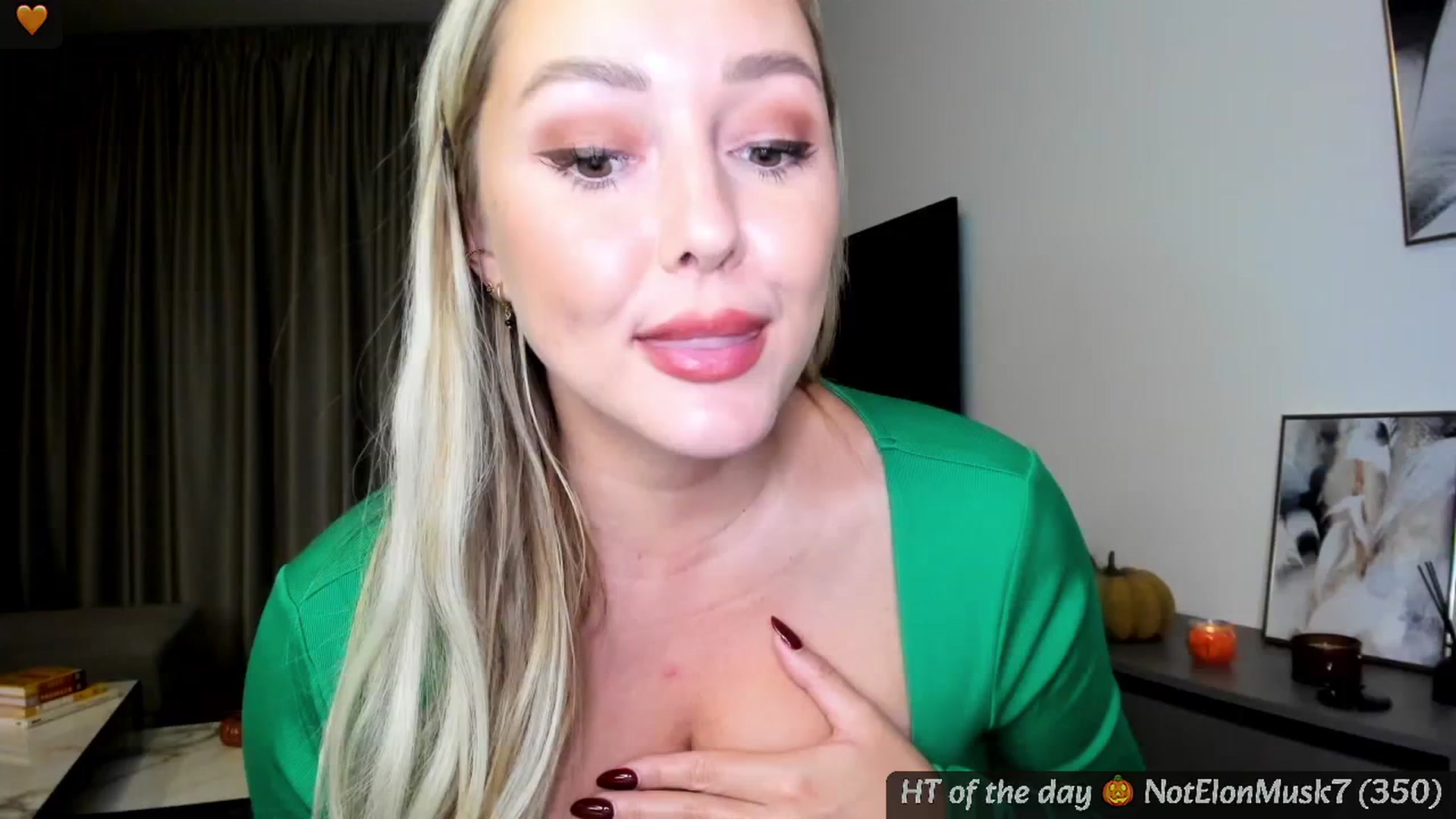 Gallery image thumbnail from Mi_Ha's myfreecams stream on, 10/02/2024, 16:15 image 10 of 20
