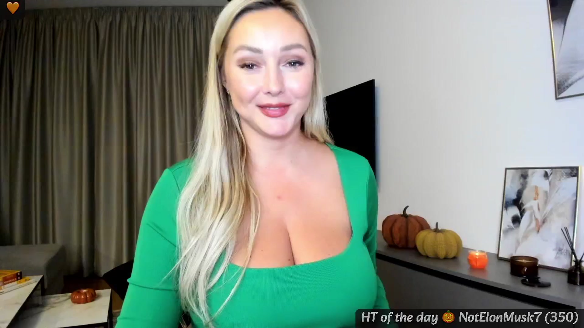 Gallery image thumbnail from Mi_Ha's myfreecams stream on, 10/02/2024, 20:43 image 5 of 20