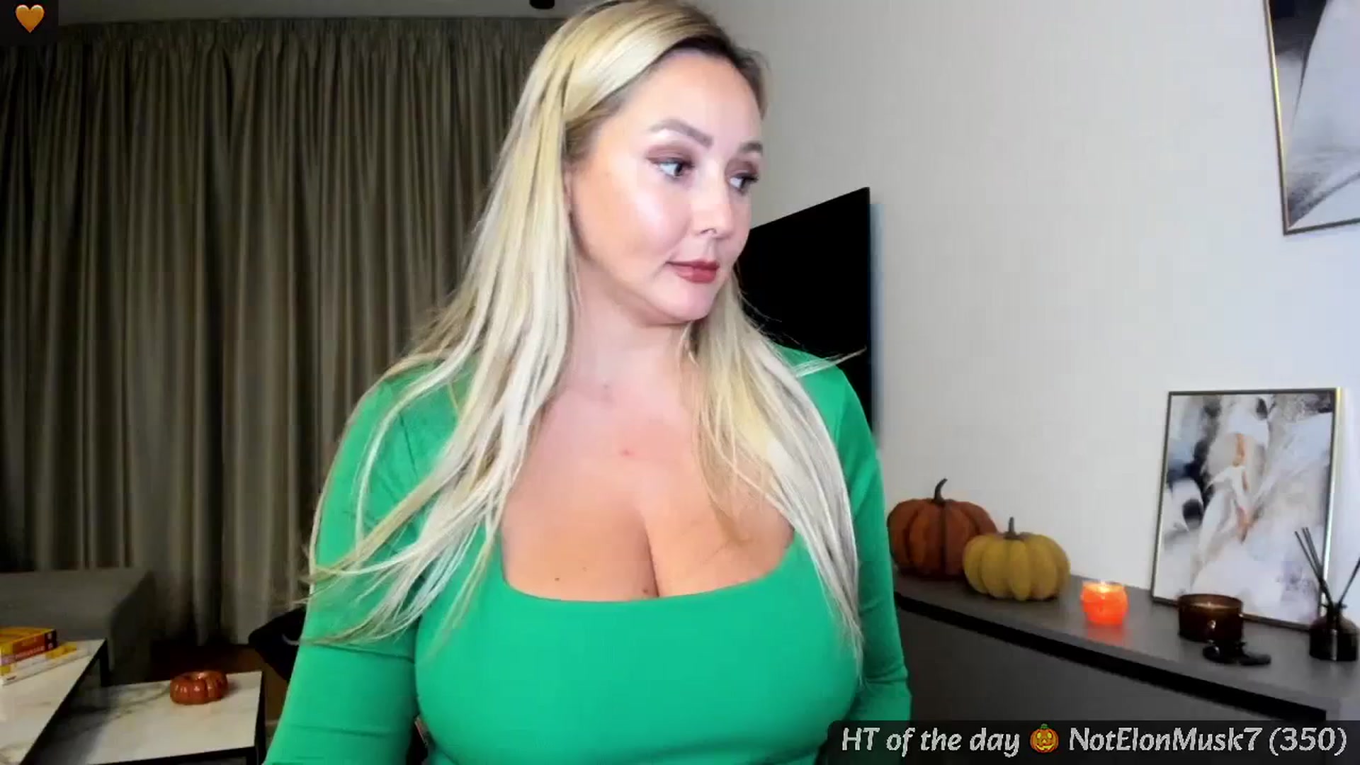 Gallery image thumbnail from Mi_Ha's myfreecams stream on, 10/02/2024, 20:43 image 15 of 20