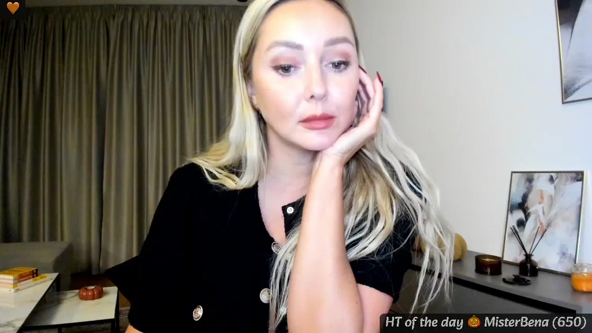 Gallery image thumbnail from Mi_Ha's myfreecams stream on, 10/03/2024, 21:34 image 2 of 20