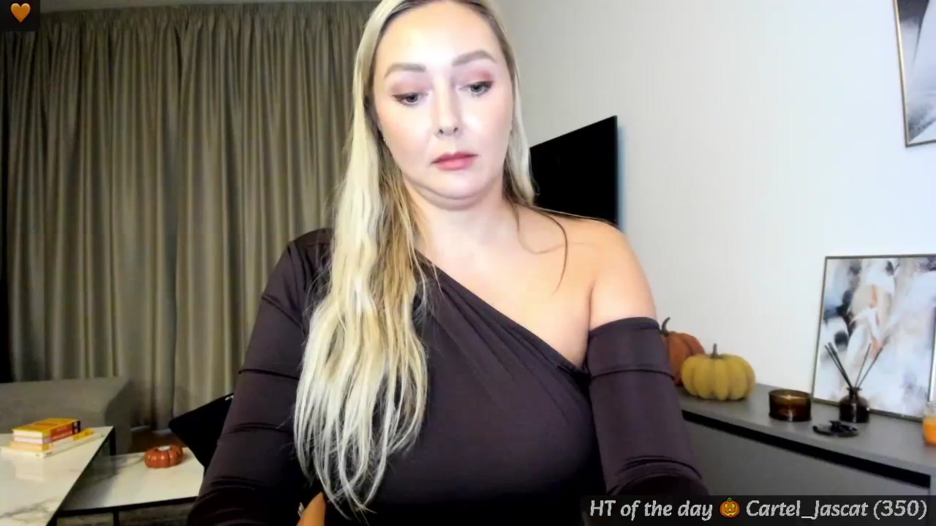 Gallery image thumbnail from Mi_Ha's myfreecams stream on, 10/04/2024, 16:06 image 17 of 20