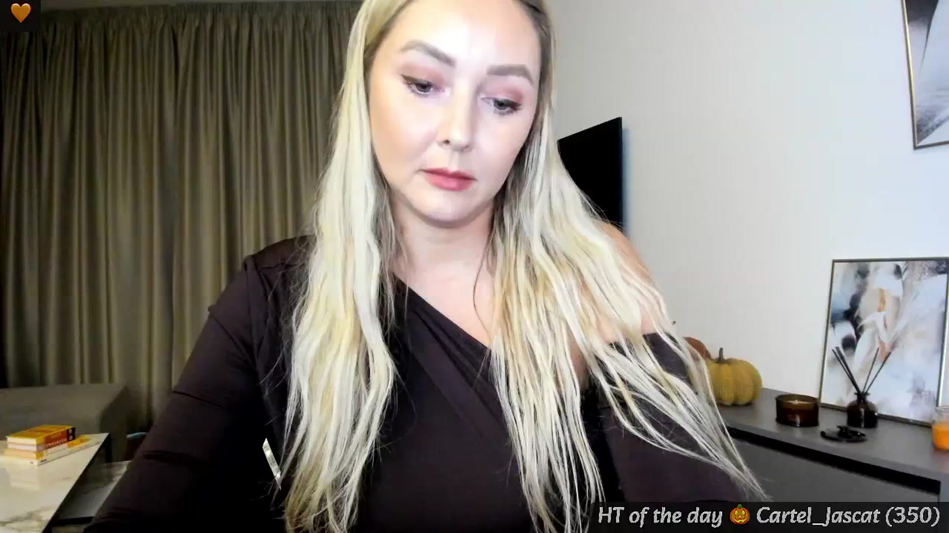 Gallery image thumbnail from Mi_Ha's myfreecams stream on, 10/04/2024, 16:06 image 14 of 20