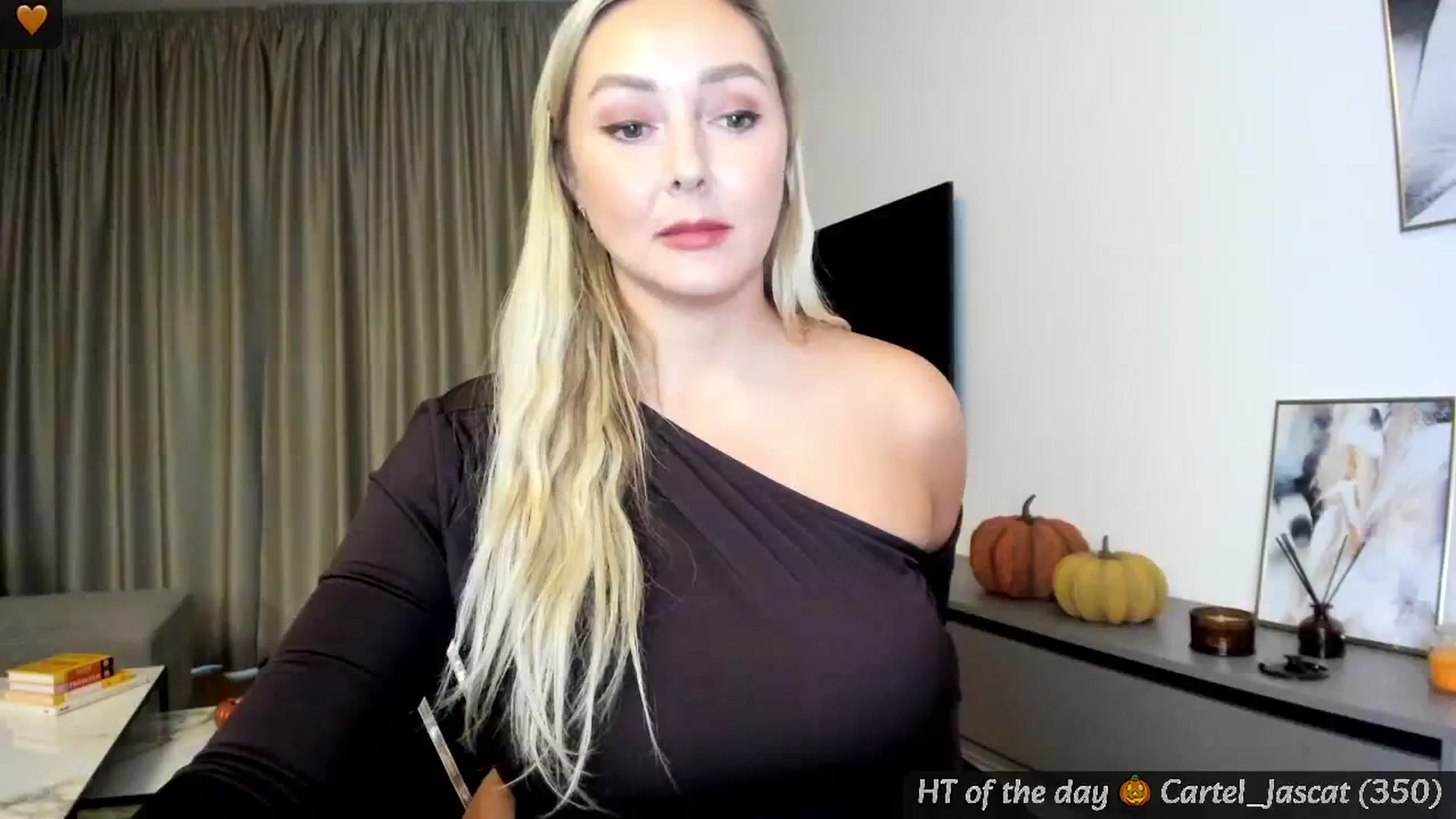 Gallery image thumbnail from Mi_Ha's myfreecams stream on, 10/04/2024, 16:06 image 12 of 20