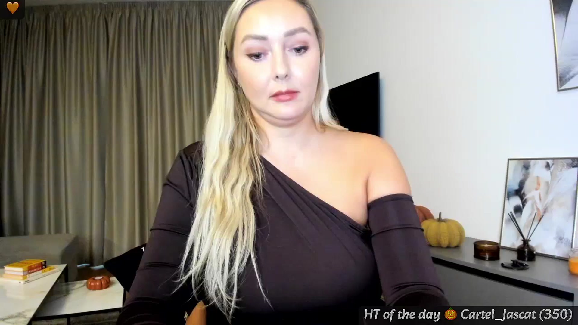 Gallery image thumbnail from Mi_Ha's myfreecams stream on, 10/04/2024, 16:06 image 11 of 20