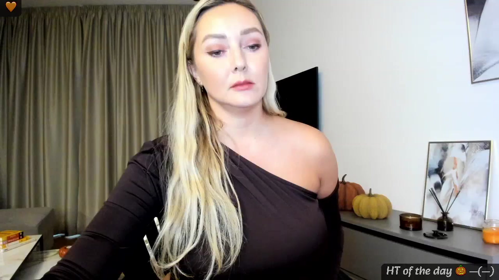 Gallery image thumbnail from Mi_Ha's myfreecams stream on, 10/04/2024, 16:06 image 1 of 20
