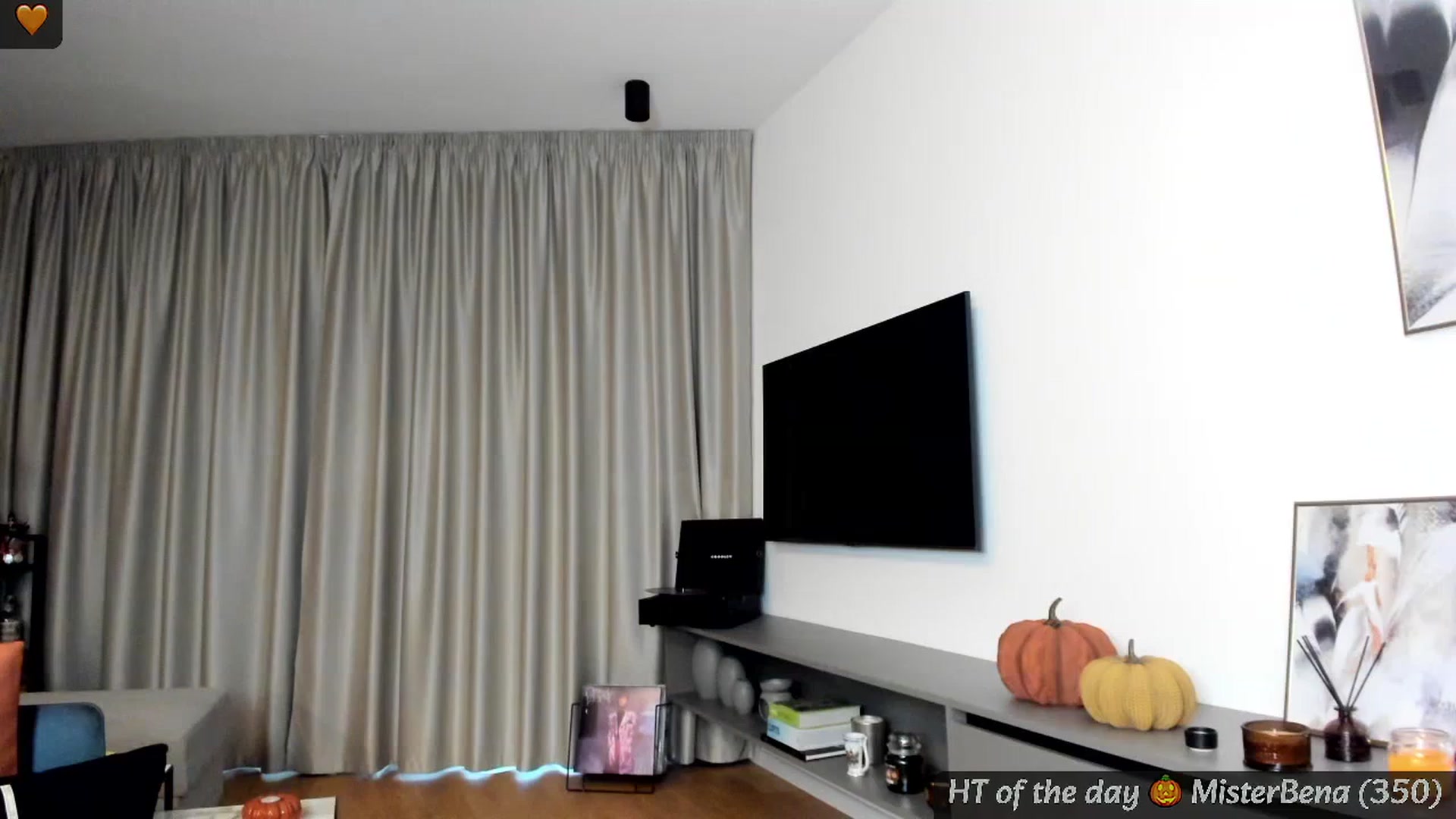 Gallery image thumbnail from Mi_Ha's myfreecams stream on, 10/06/2024, 16:15 image 18 of 20