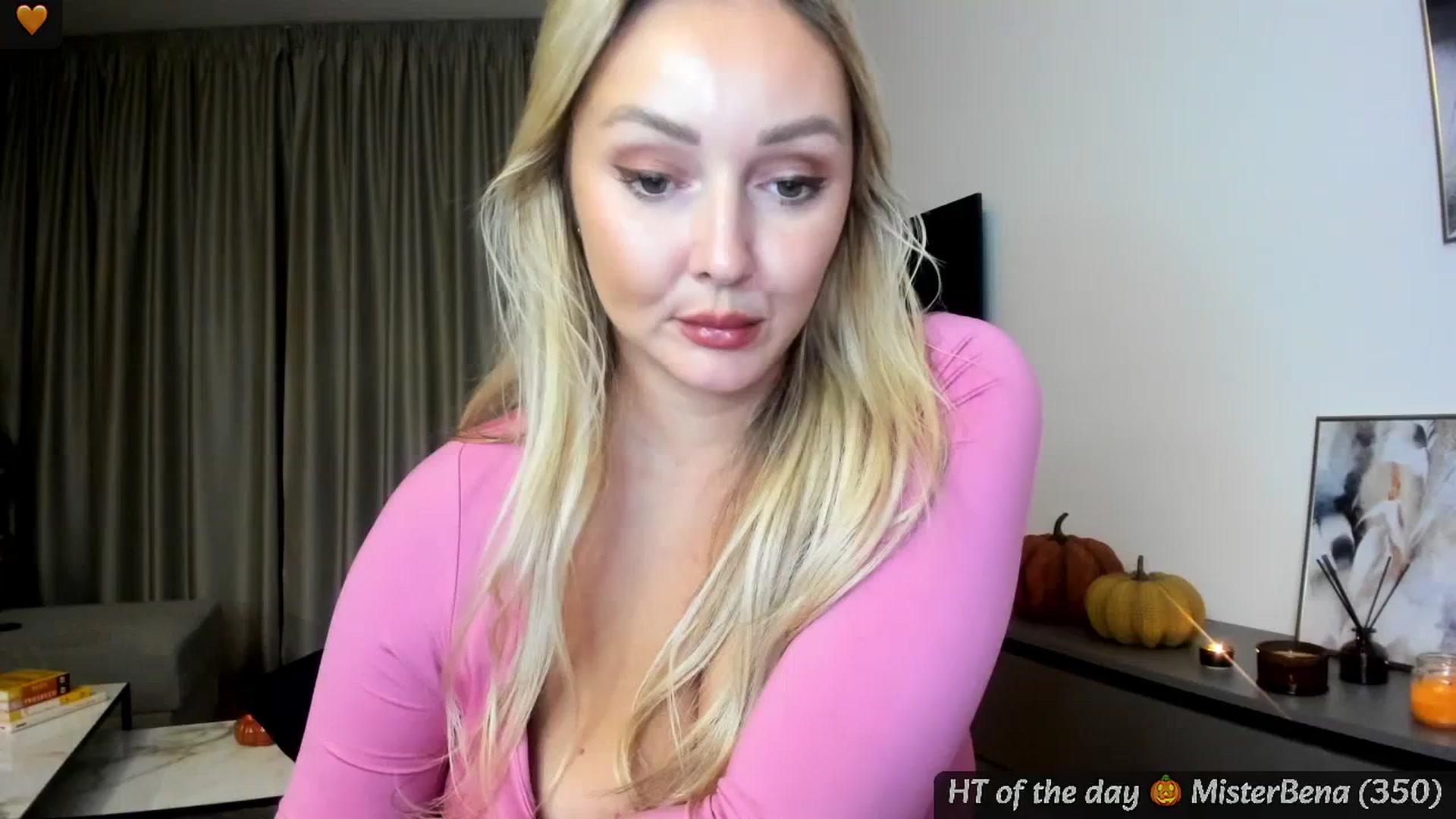 Gallery image thumbnail from Mi_Ha's myfreecams stream on, 10/06/2024, 21:35 image 18 of 20