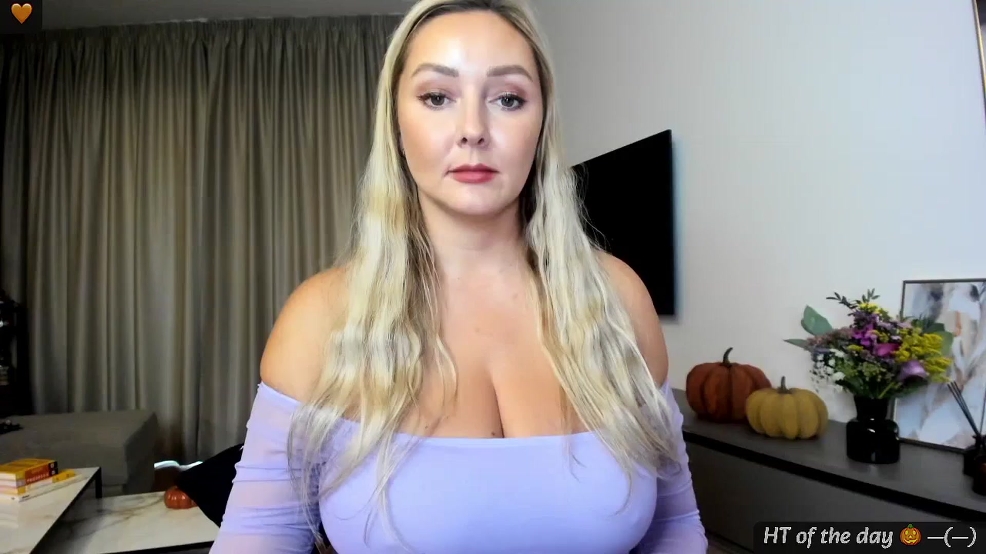 Gallery image thumbnail from Mi_Ha's myfreecams stream on, 10/07/2024, 14:55 image 1 of 20