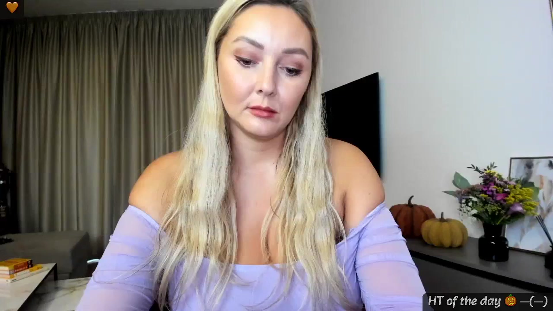 Gallery image thumbnail from Mi_Ha's myfreecams stream on, 10/07/2024, 14:55 image 6 of 20
