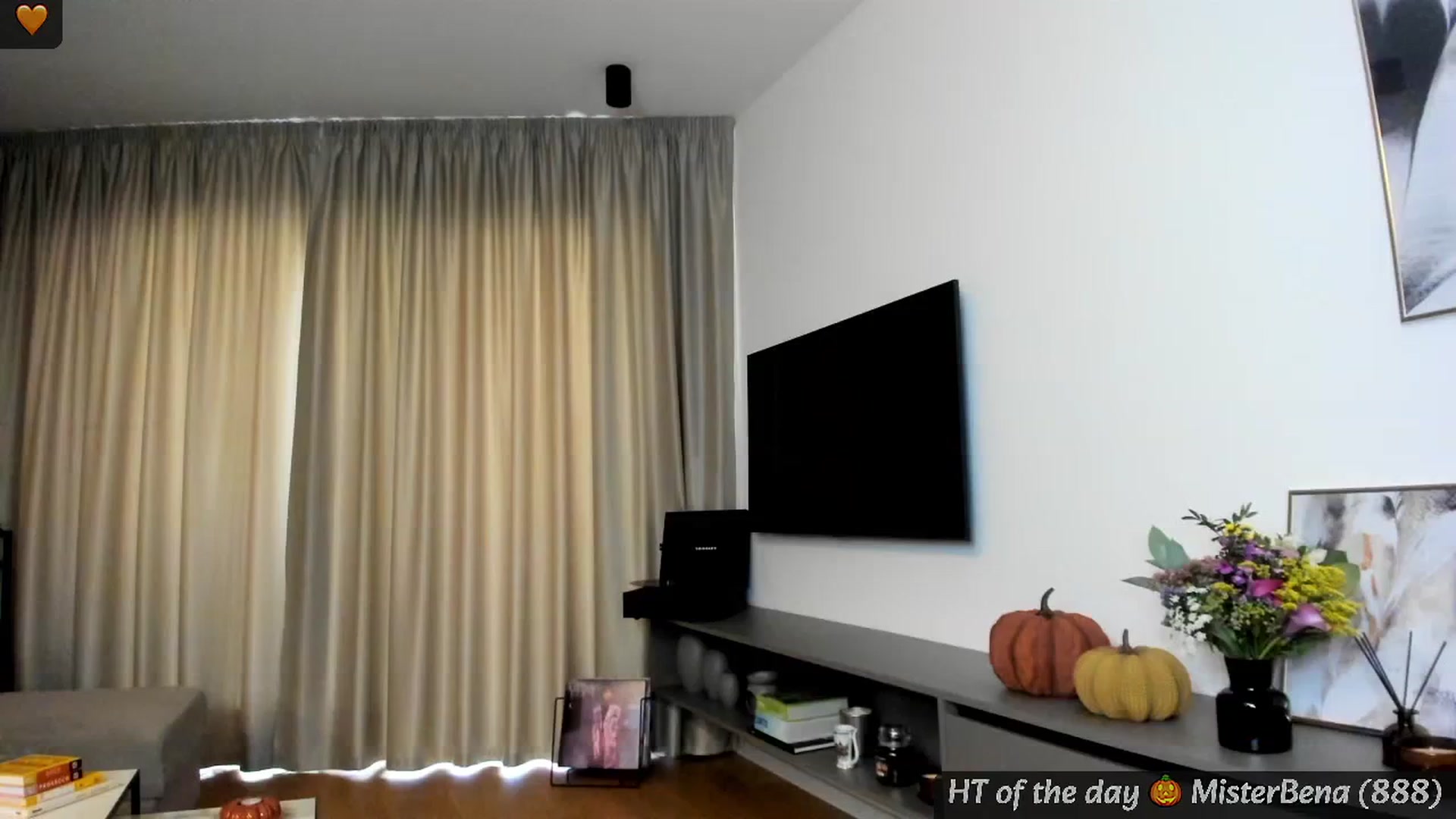Gallery image thumbnail from Mi_Ha's myfreecams stream on, 10/09/2024, 13:58 image 4 of 20