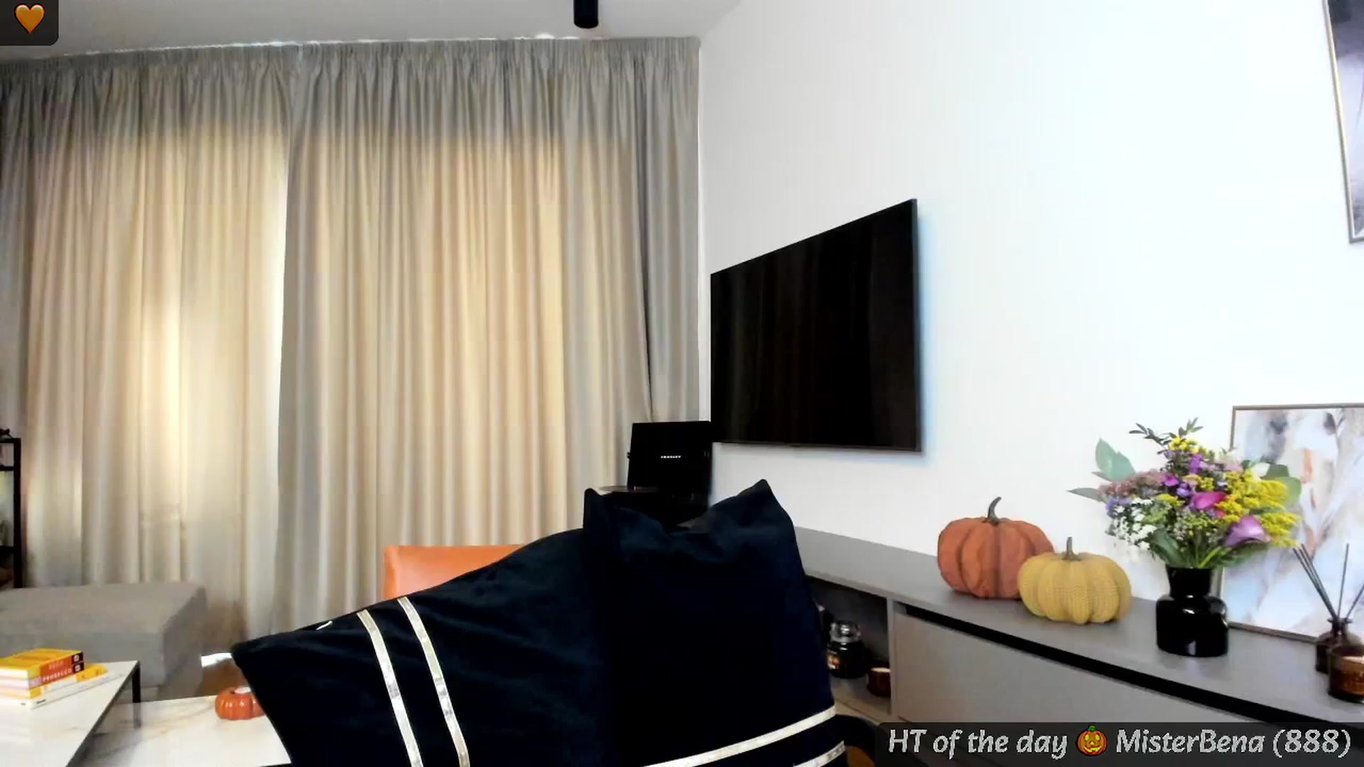 Gallery image thumbnail from Mi_Ha's myfreecams stream on, 10/09/2024, 13:58 image 11 of 20