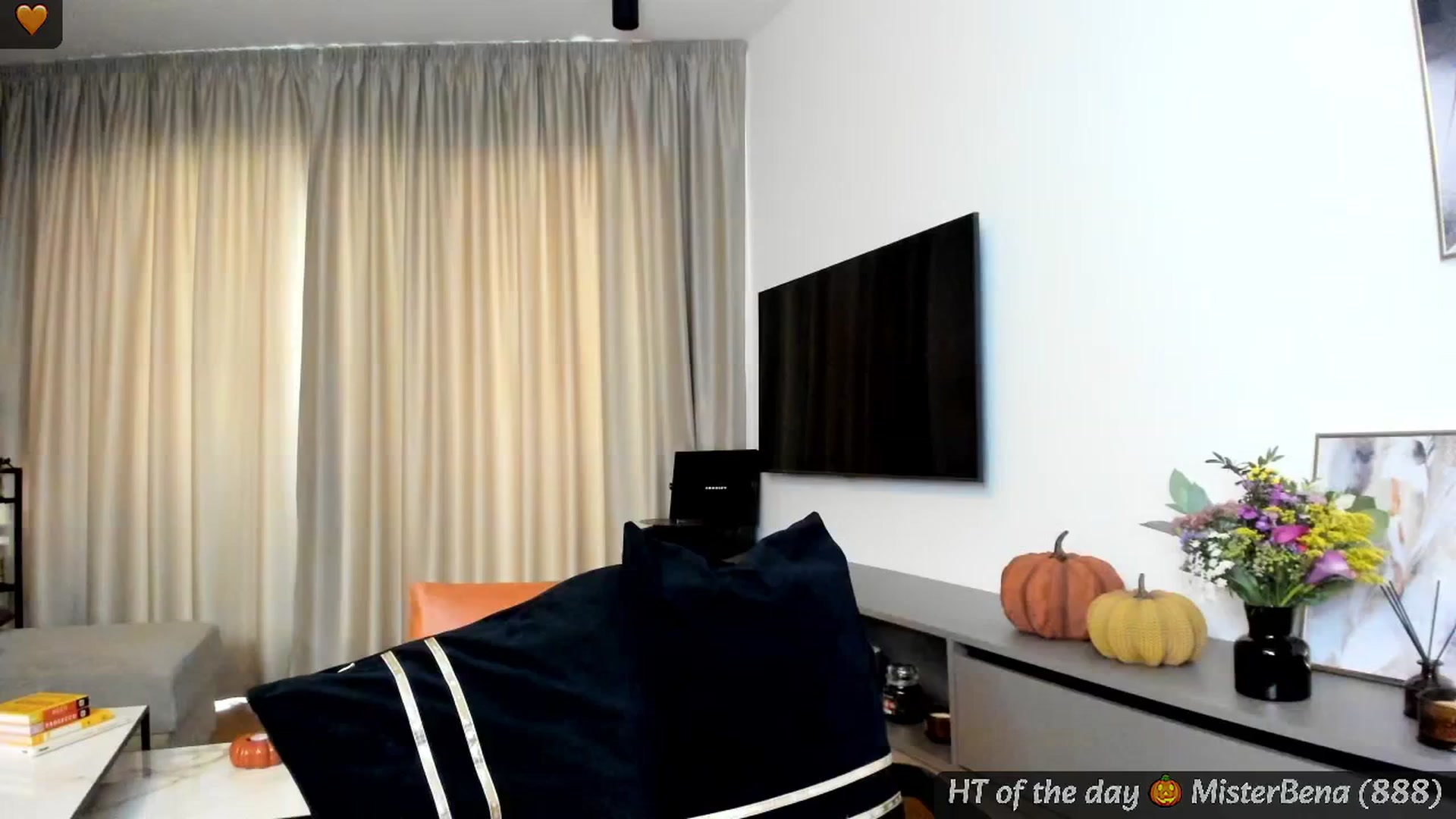 Gallery image thumbnail from Mi_Ha's myfreecams stream on, 10/09/2024, 13:58 image 9 of 20