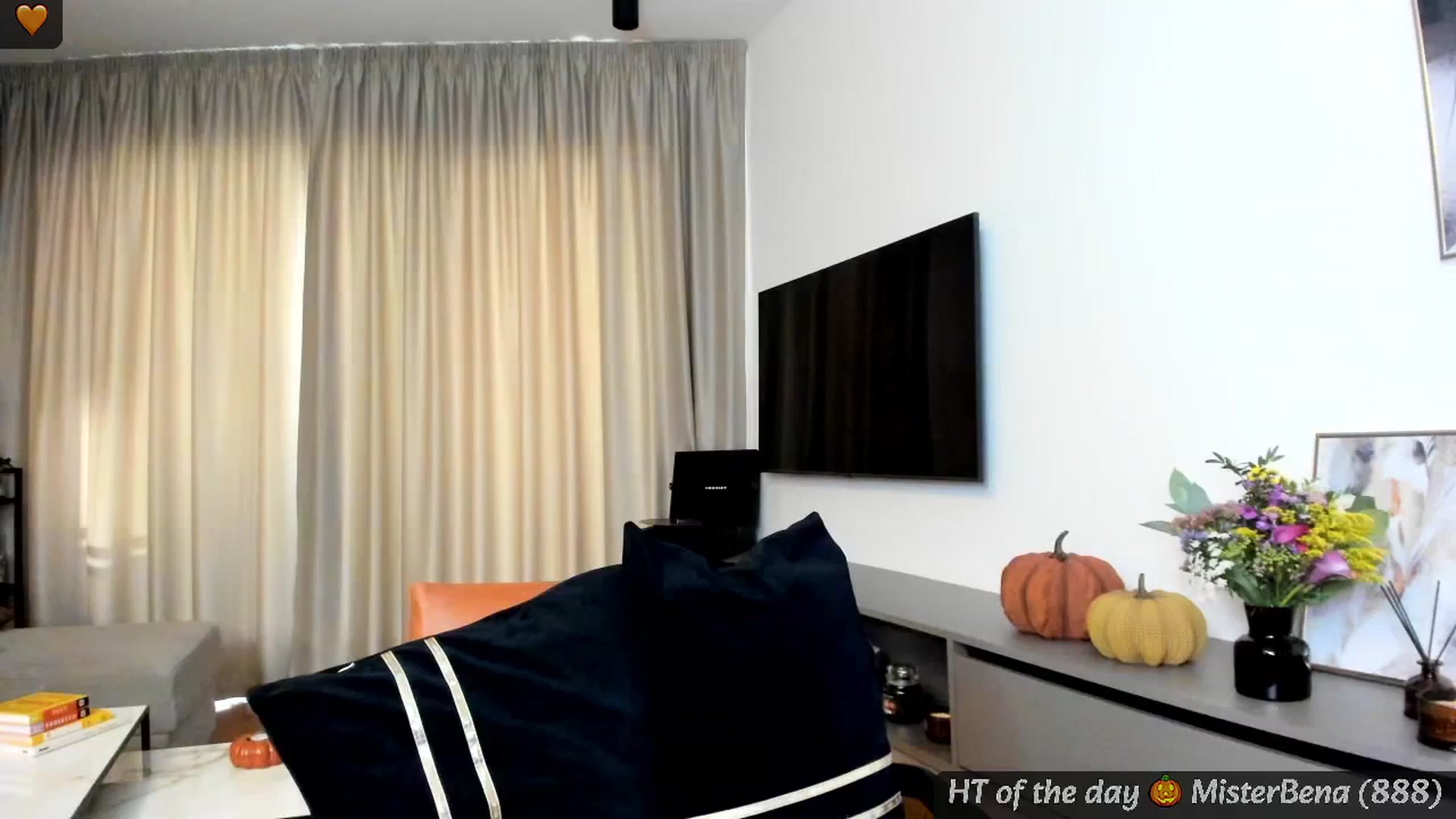 Gallery image thumbnail from Mi_Ha's myfreecams stream on, 10/09/2024, 13:58 image 10 of 20