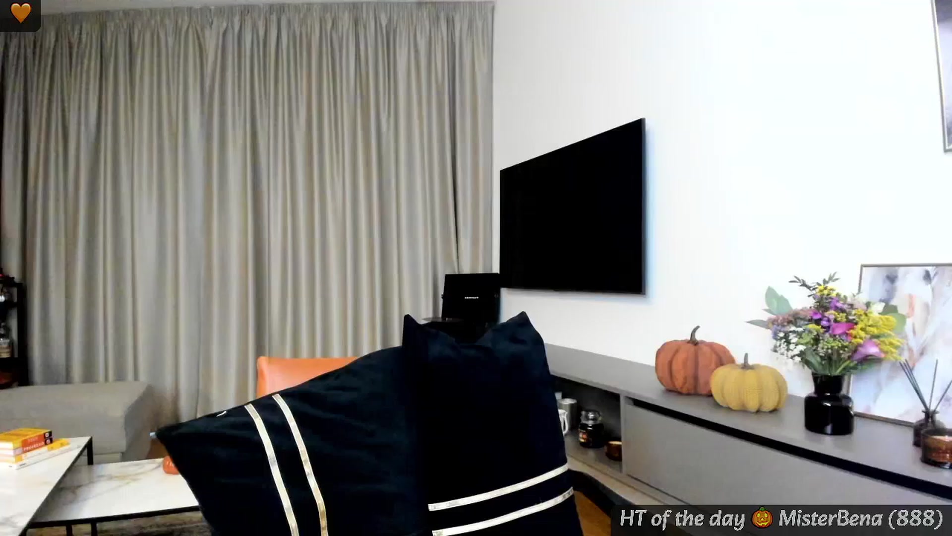 Gallery image thumbnail from Mi_Ha's myfreecams stream on, 10/09/2024, 15:39 image 14 of 20