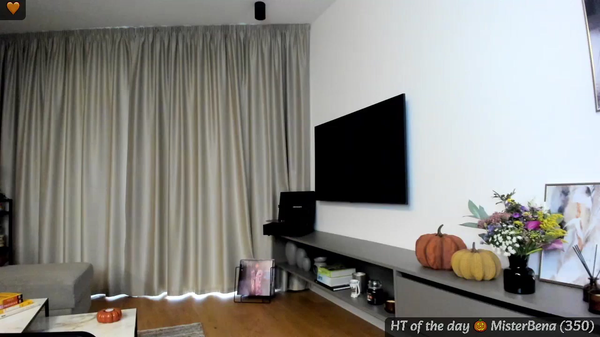 Gallery image thumbnail from Mi_Ha's myfreecams stream on, 10/10/2024, 13:58 image 15 of 20